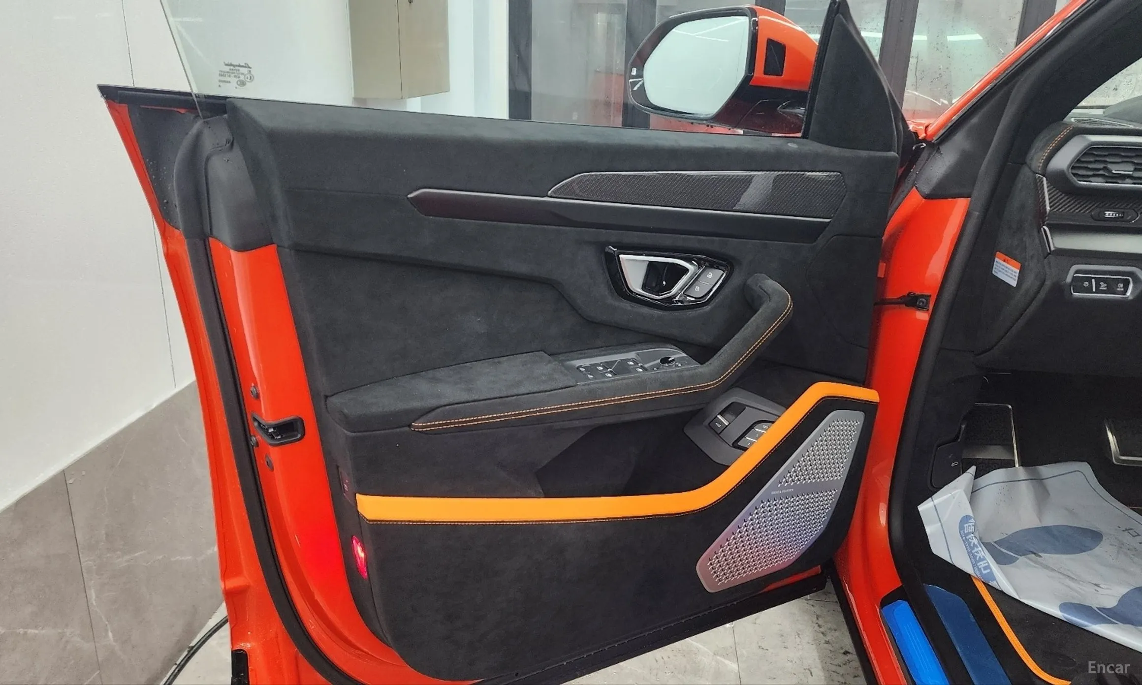 Lamborghini Urus превью 6