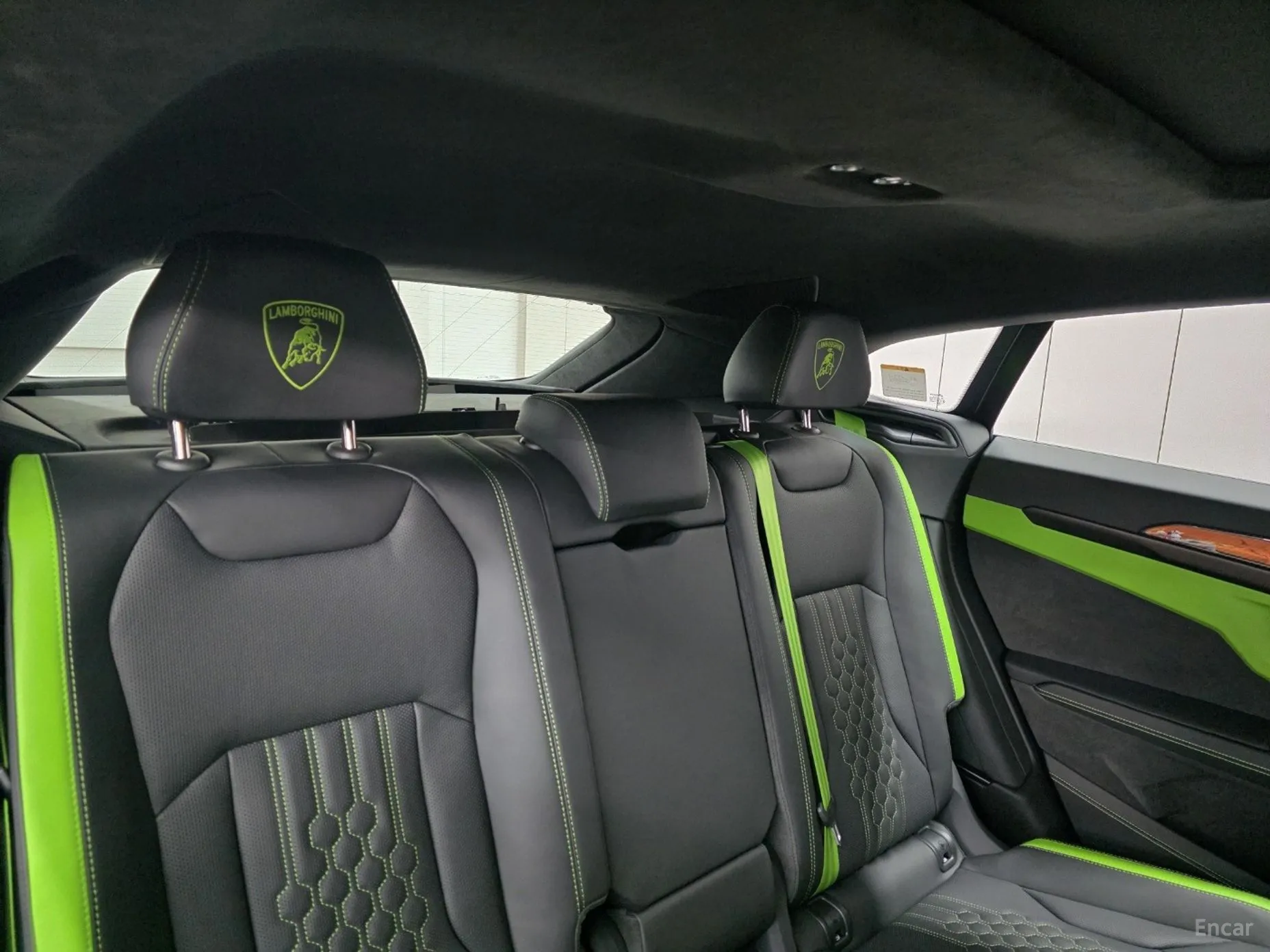 Lamborghini Urus превью 7
