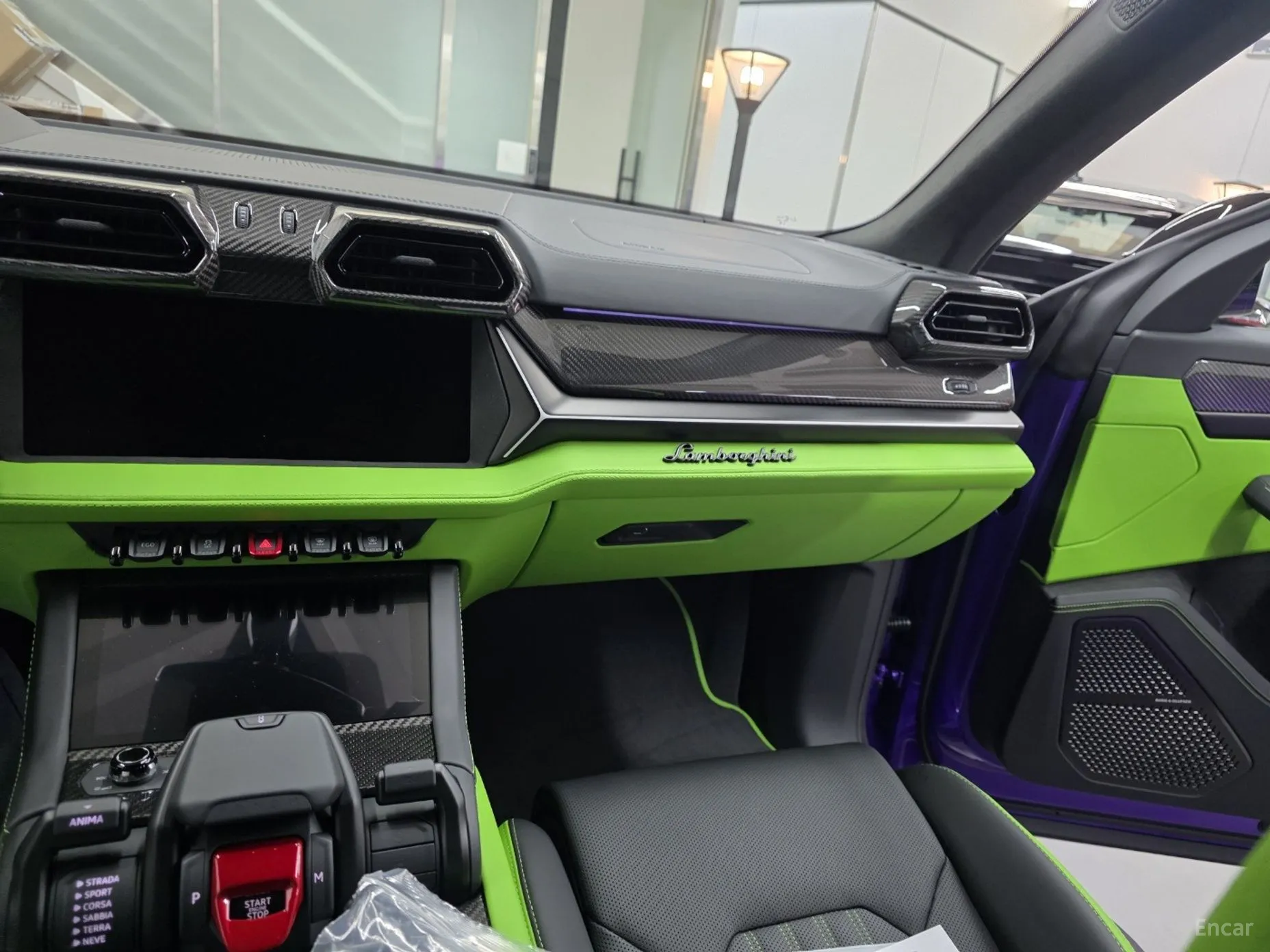 Lamborghini Urus превью 8