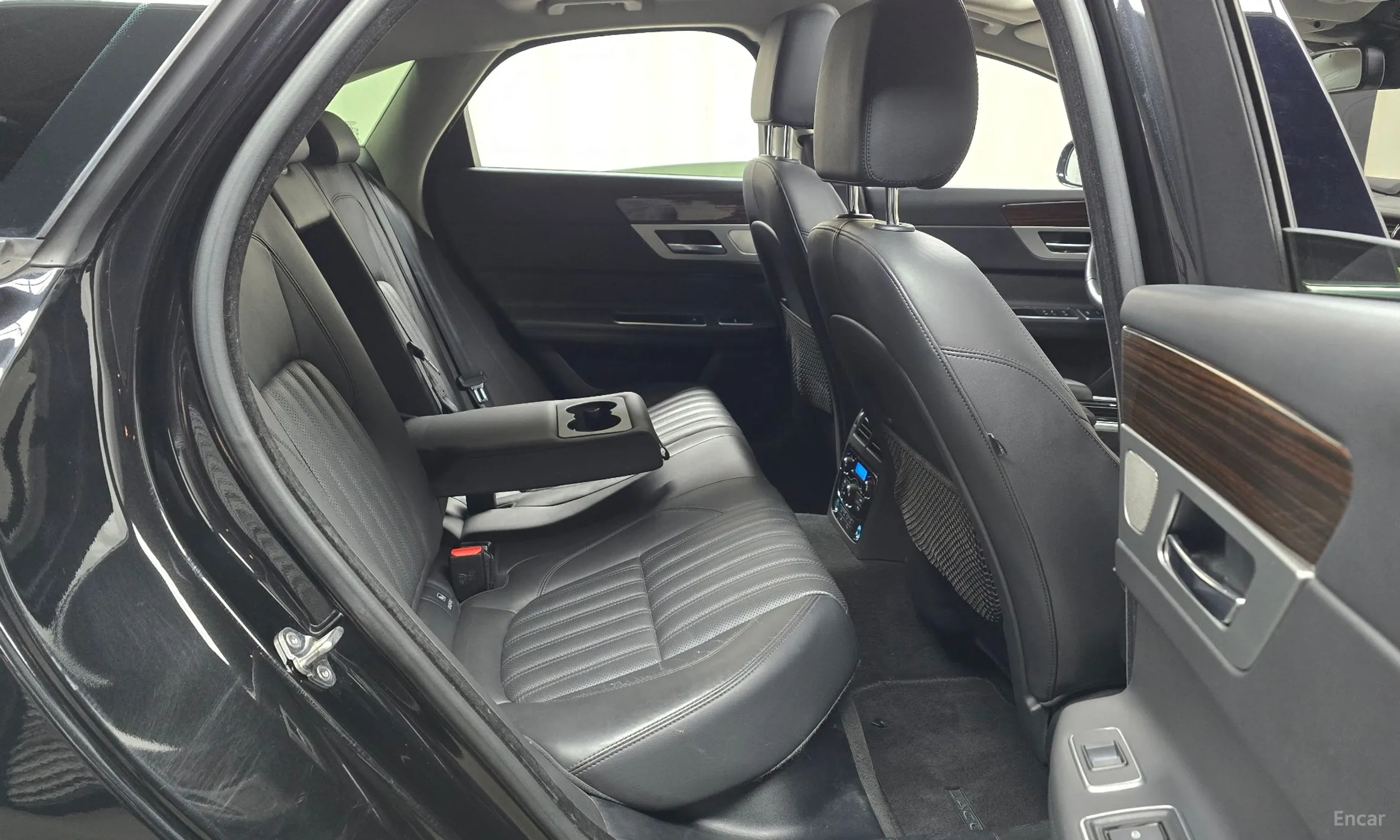 Jaguar XF (x260) превью 12