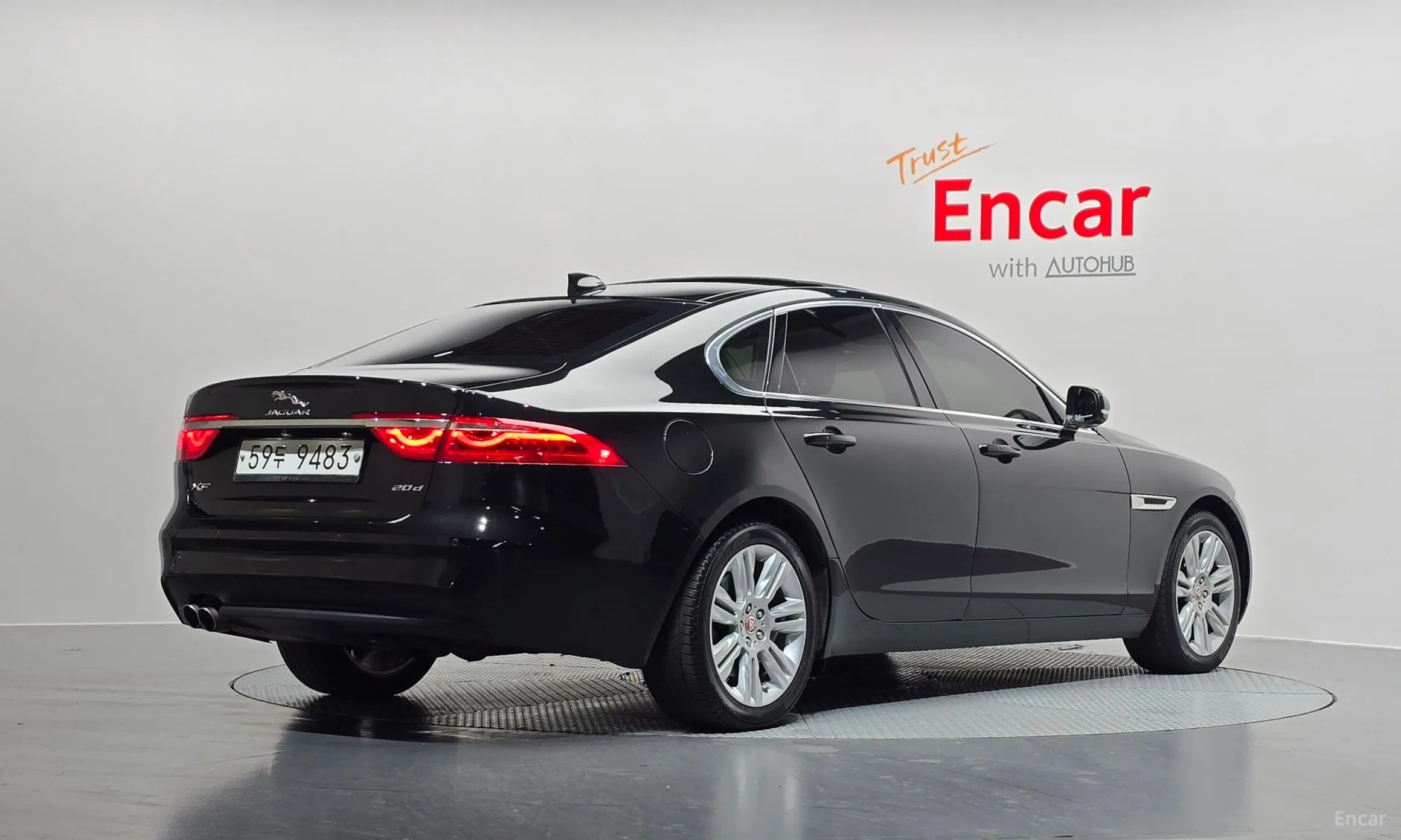 Jaguar XF (x260)