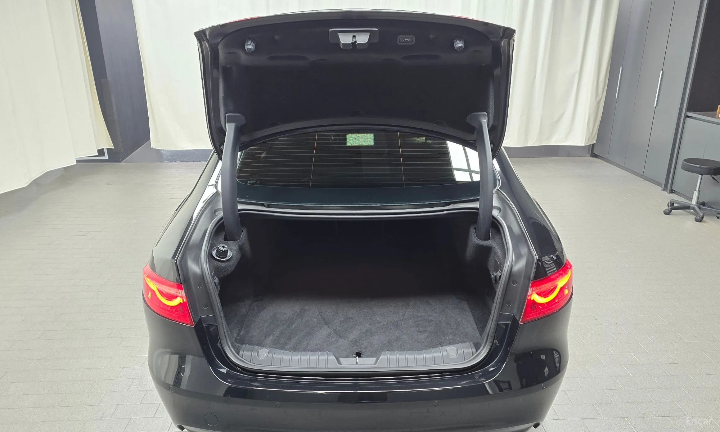 Jaguar XF (x260) превью 20