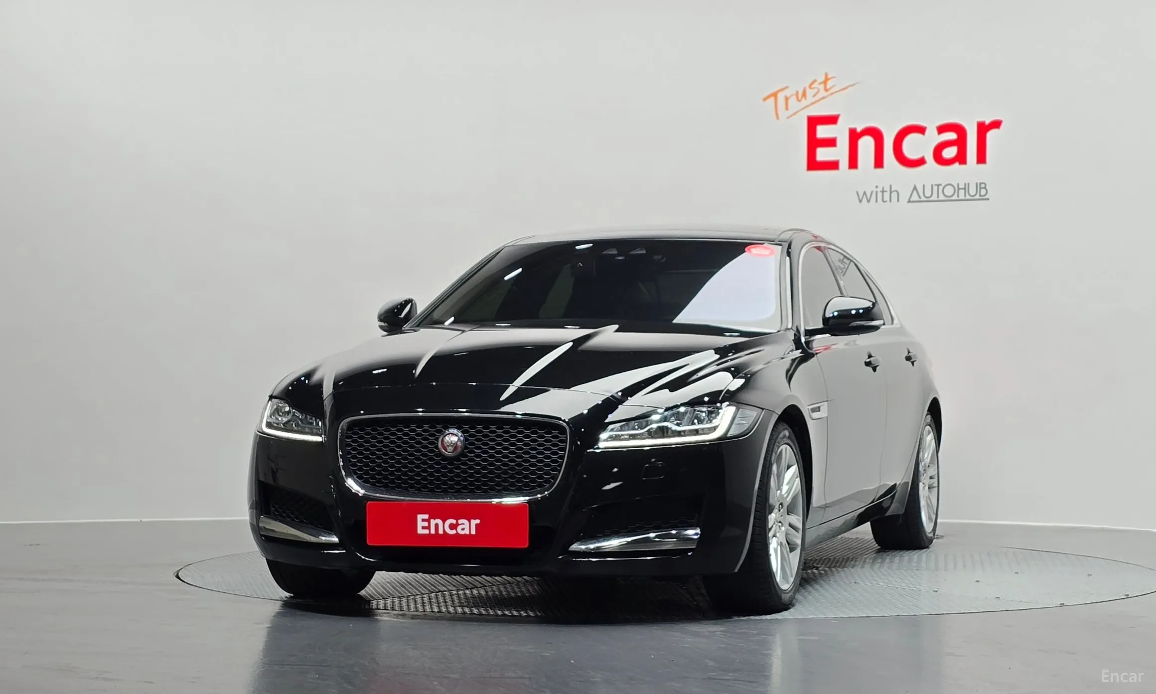 Jaguar XF (x260) превью 3