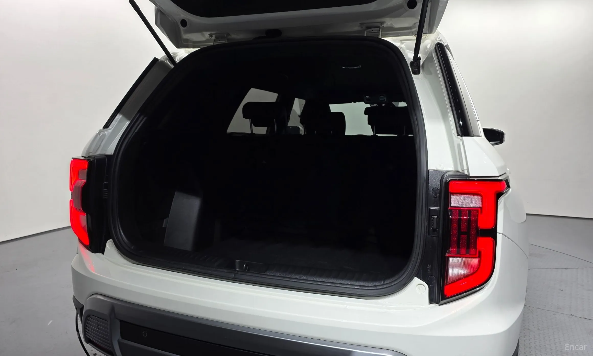 KG Mobility (SsangYong) Torres превью 20