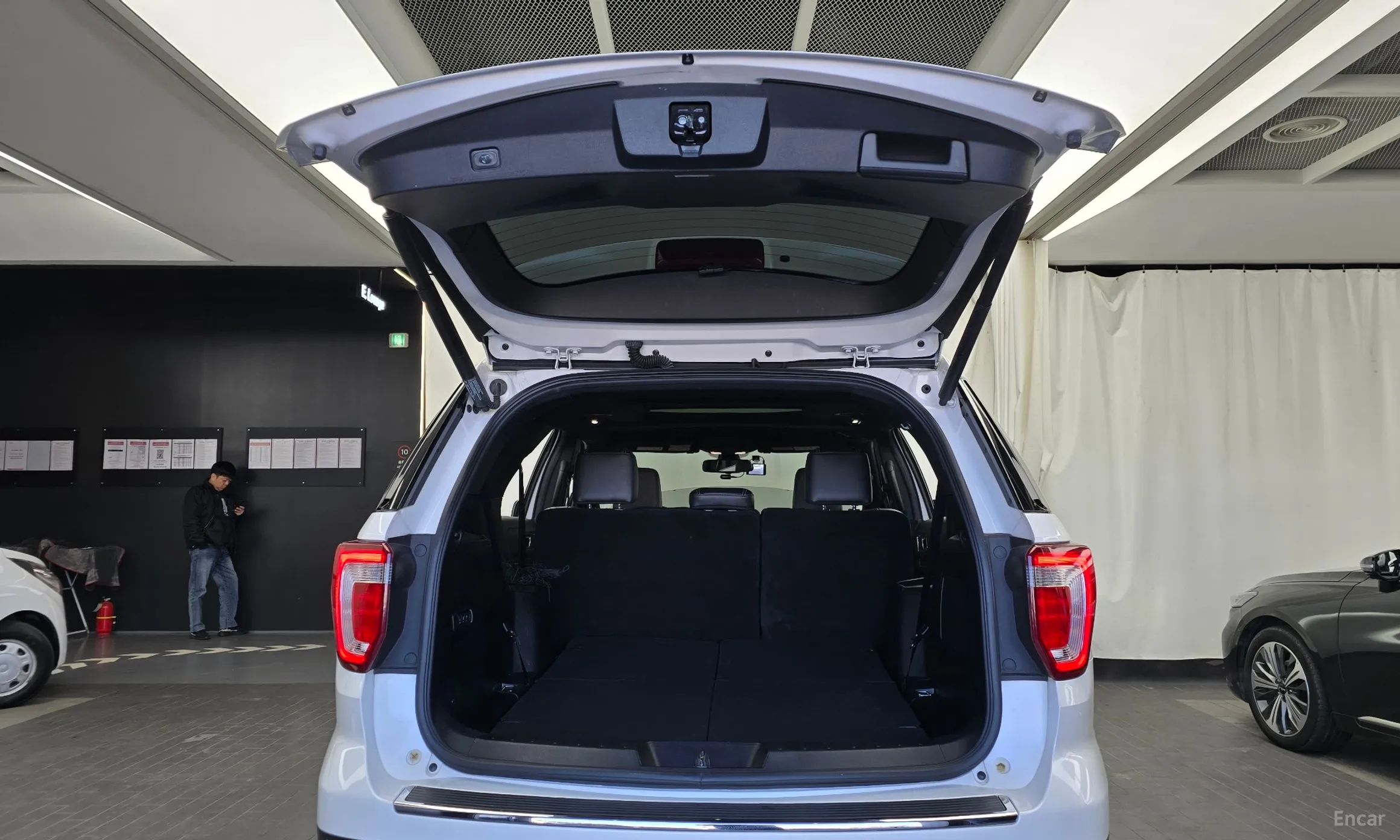 Ford Explorer превью 20
