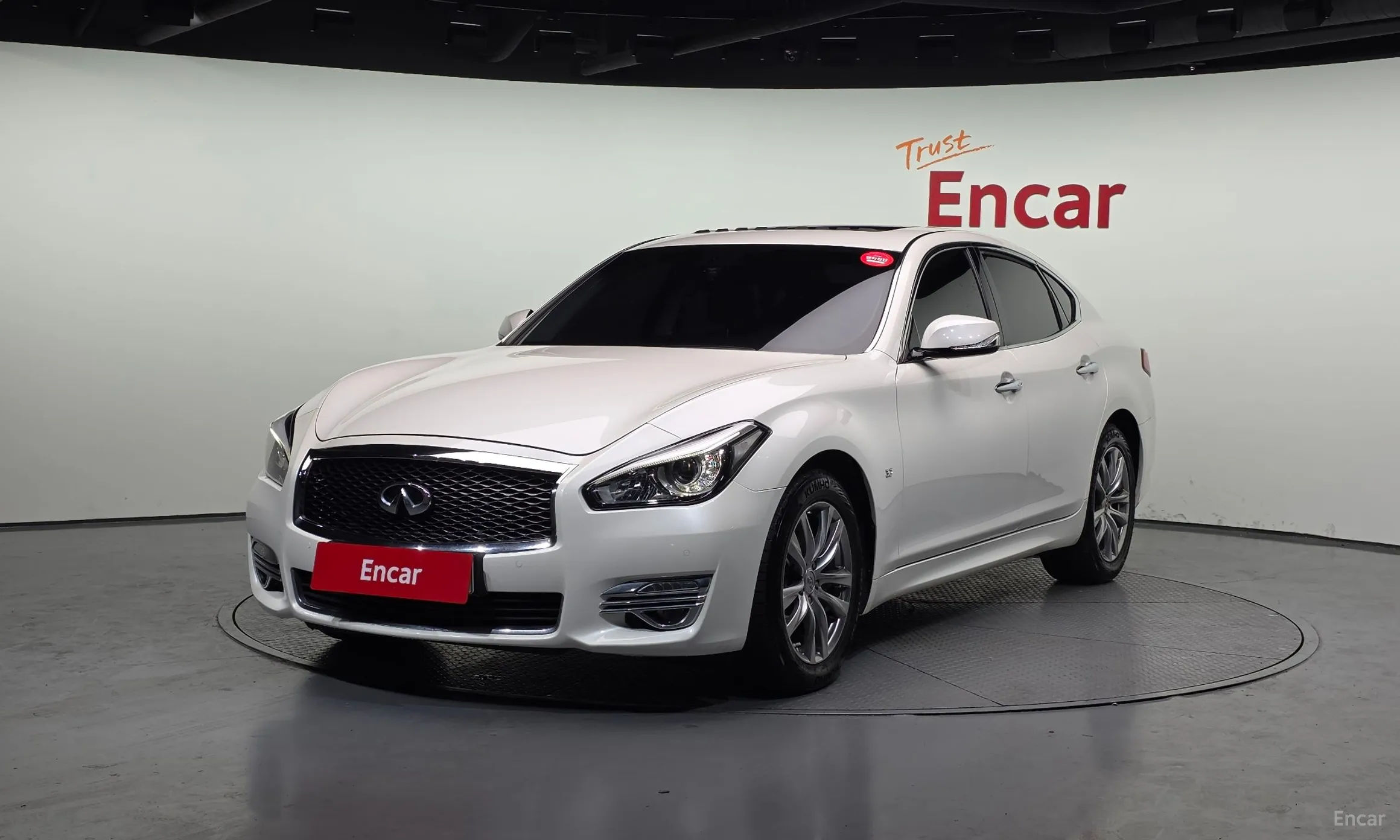Infiniti Q70