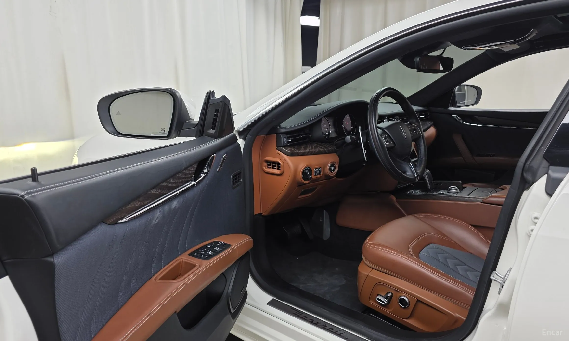 Maserati Quattroporte превью 10
