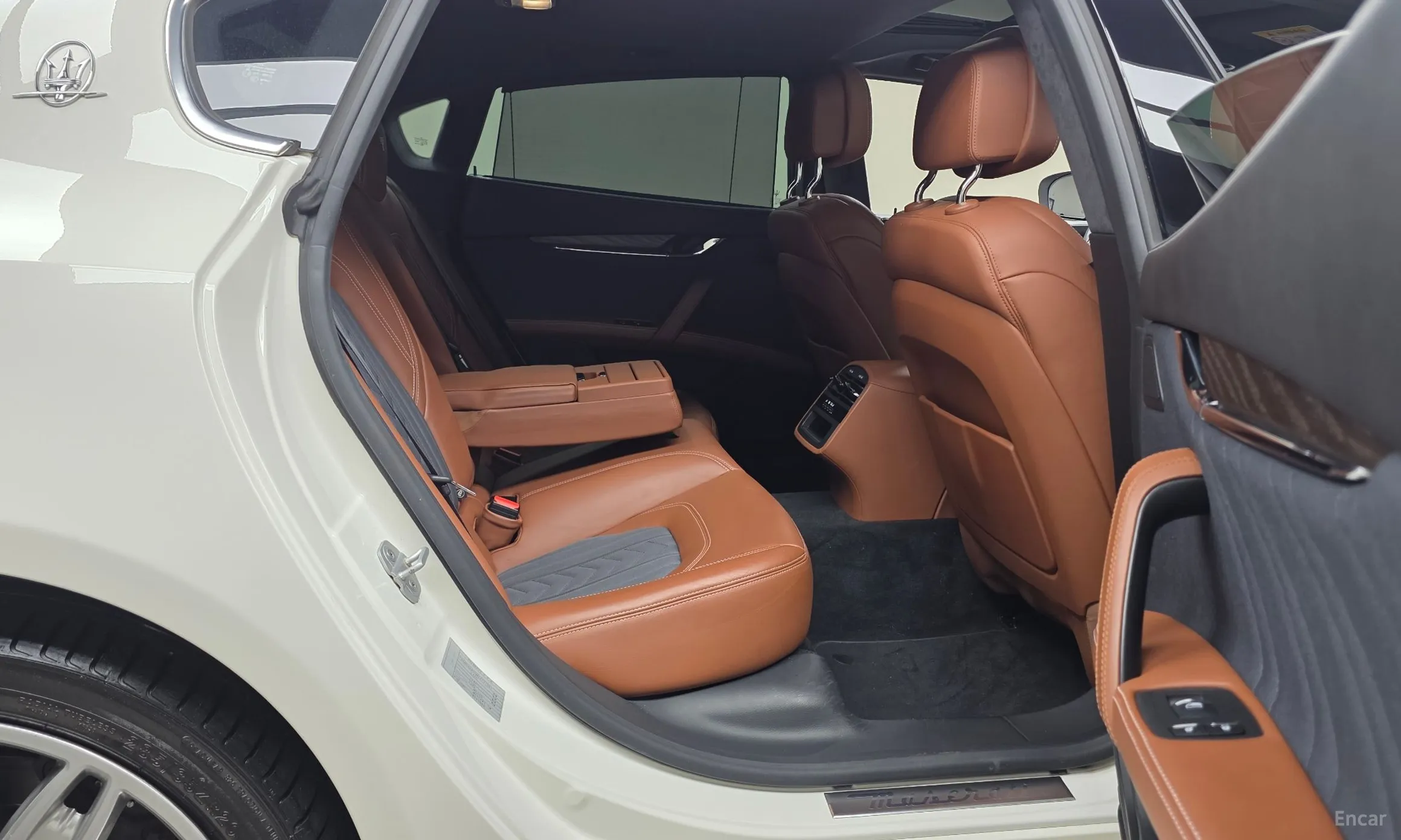 Maserati Quattroporte превью 12