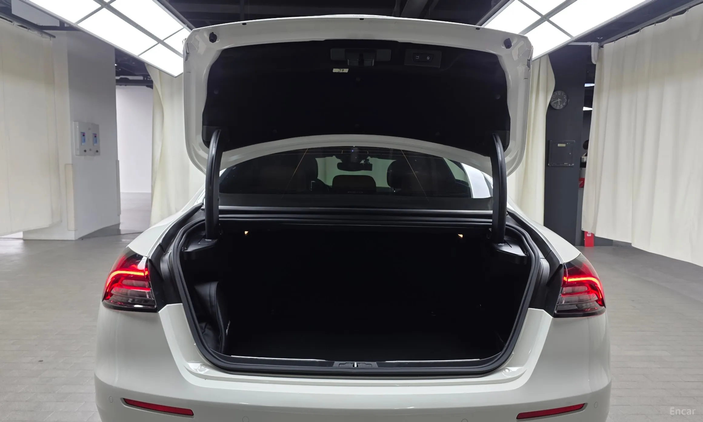 Maserati Quattroporte превью 20