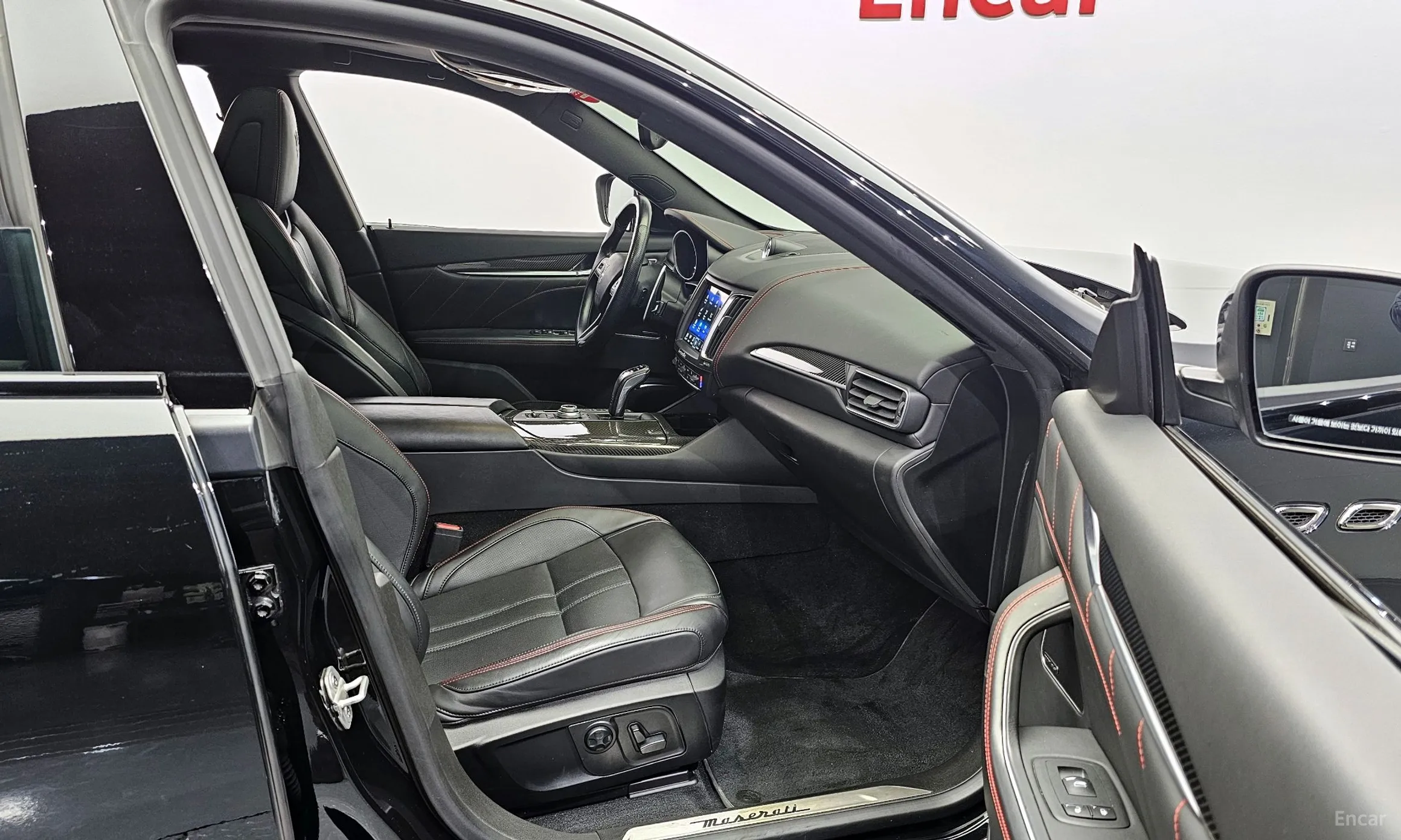 Maserati Levante превью 11