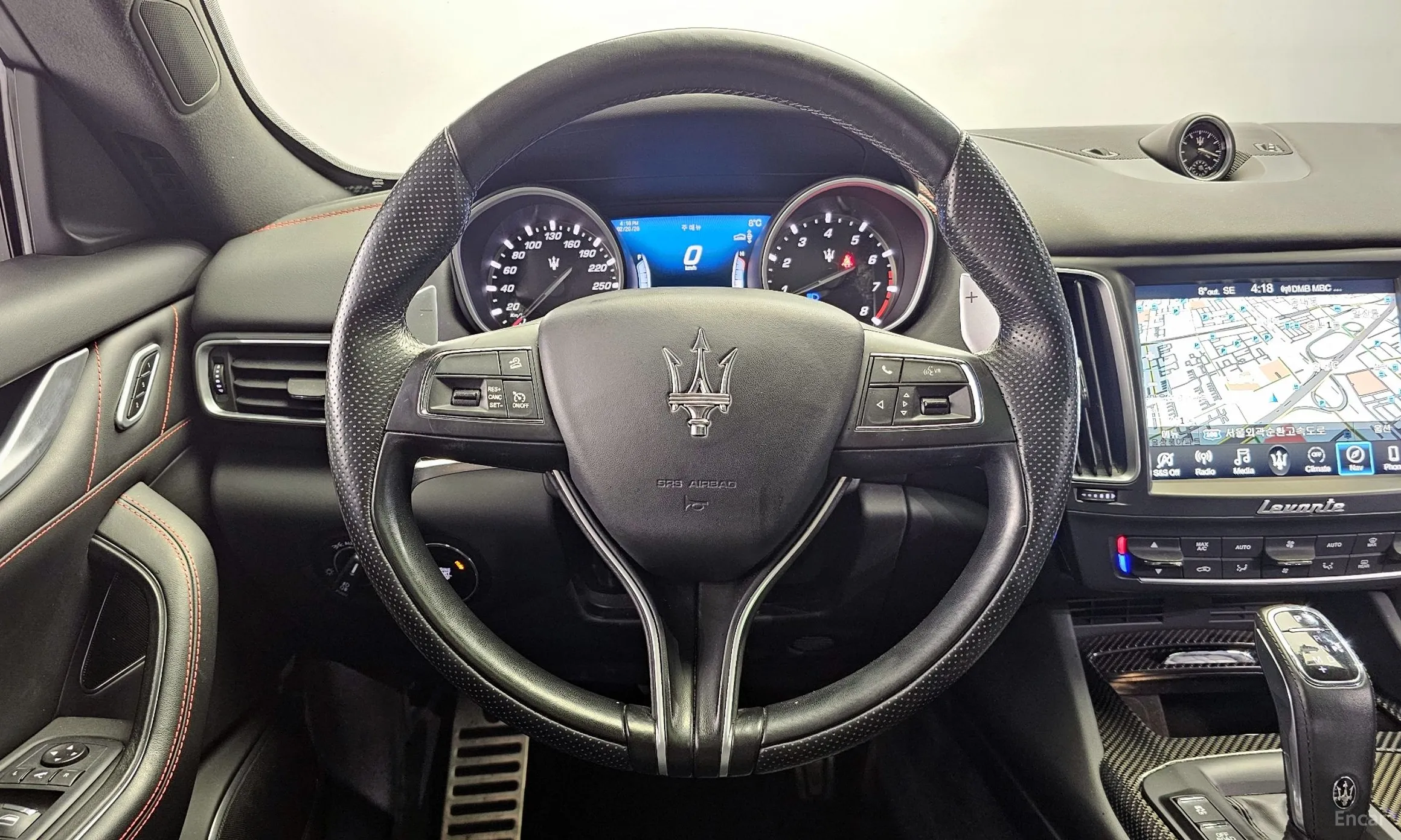 Maserati Levante превью 13