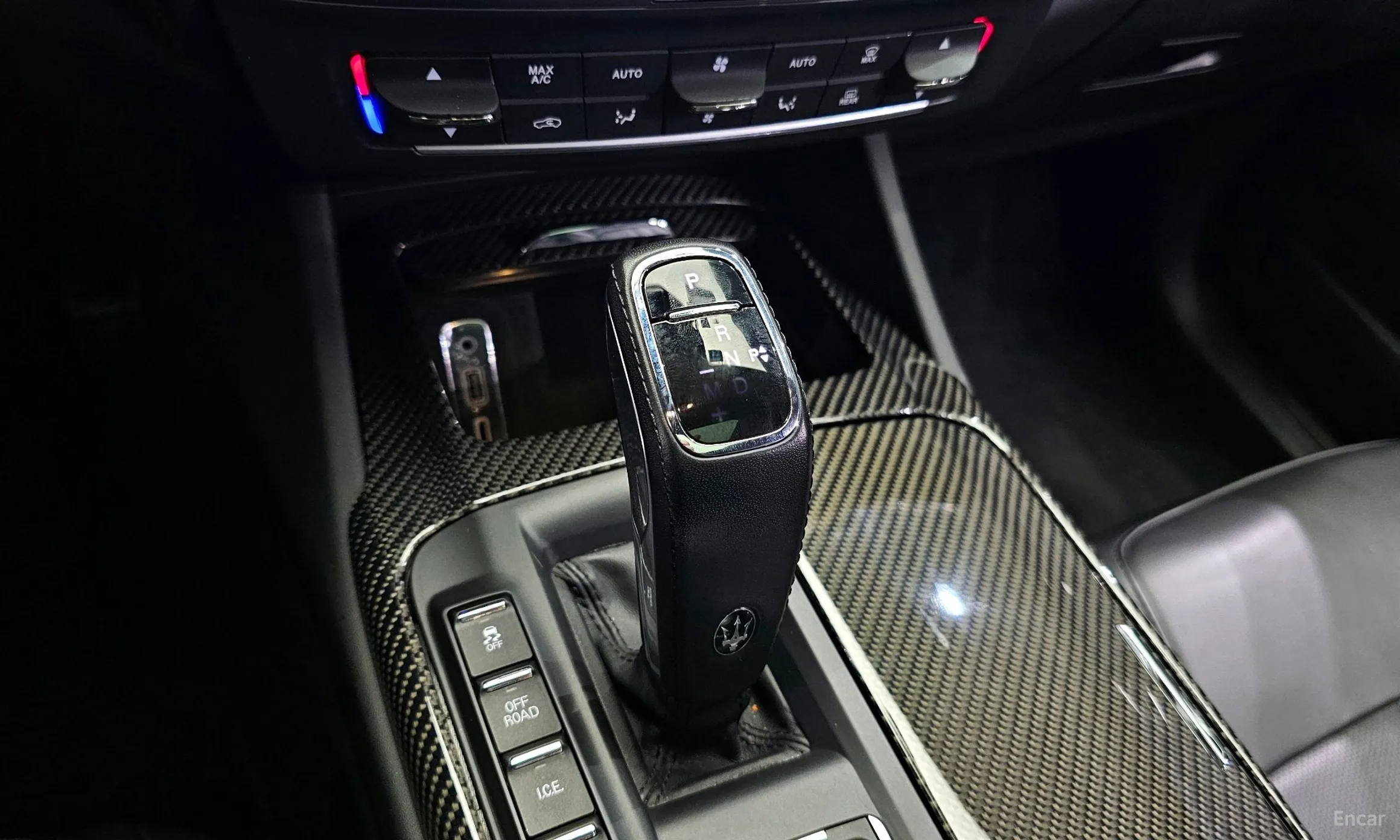 Maserati Levante превью 9