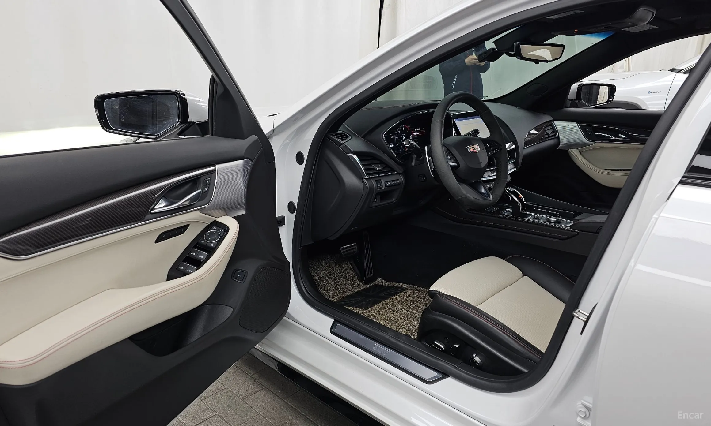 Cadillac CT5 превью 10