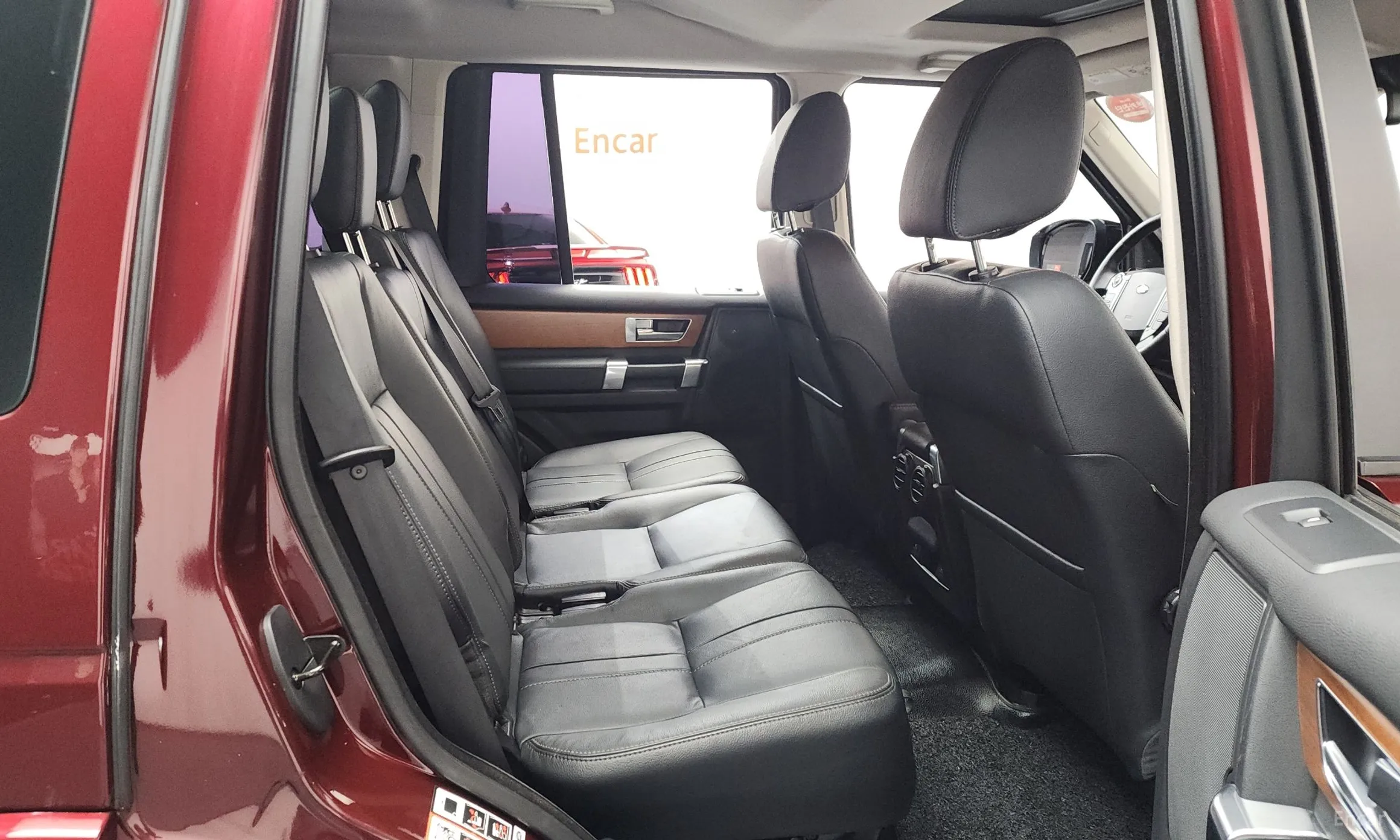 Land Rover Discovery 4 превью 12