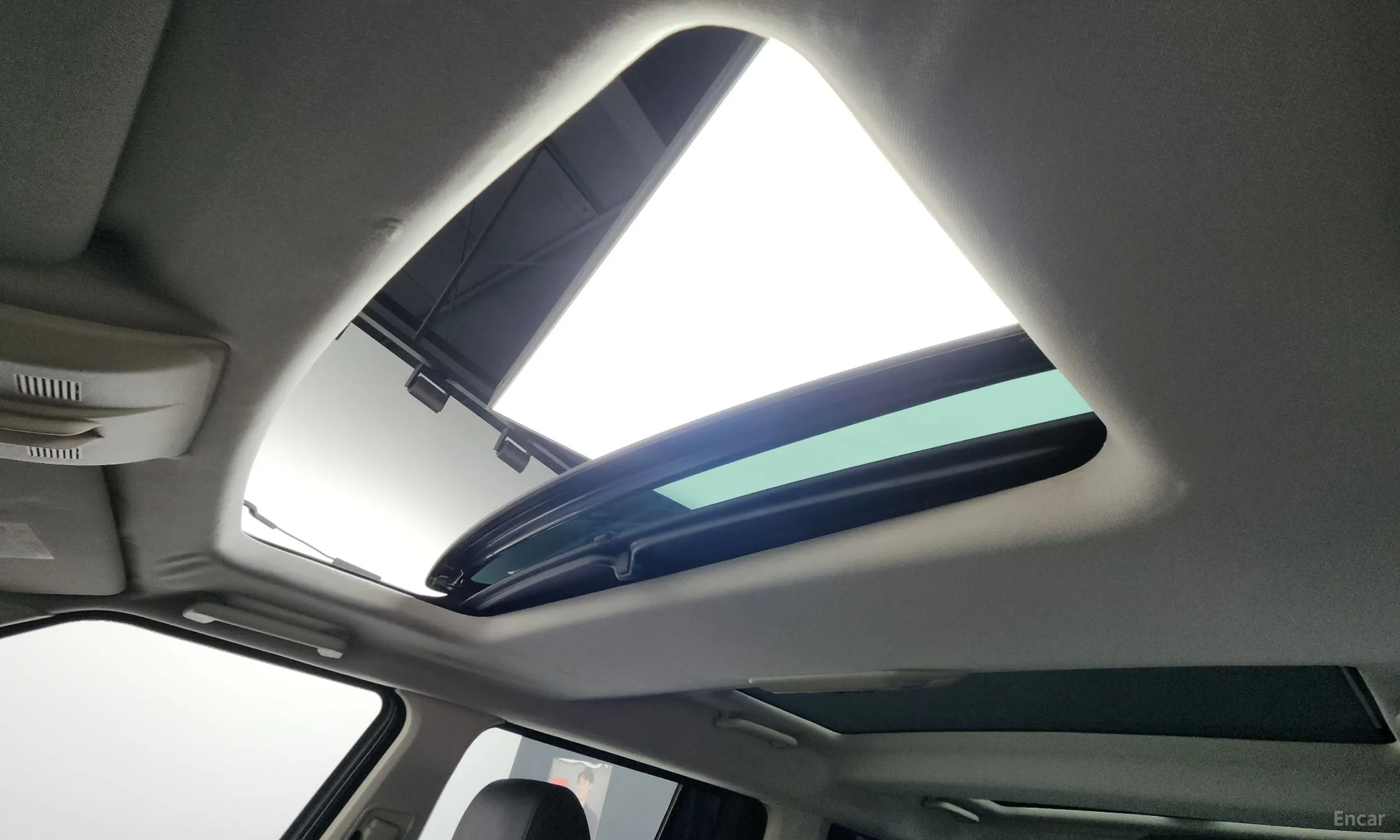 Land Rover Discovery 4 превью 18