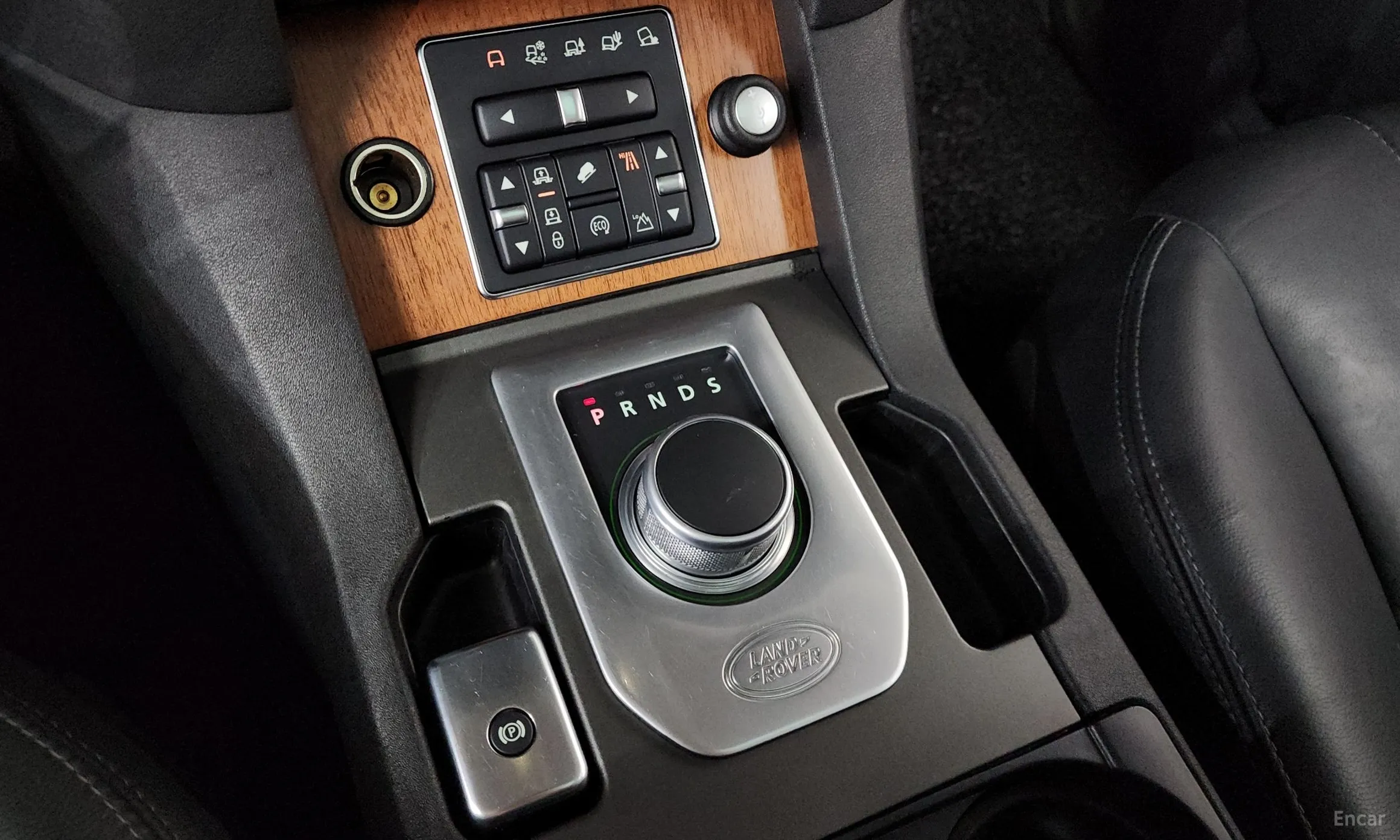 Land Rover Discovery 4 превью 9