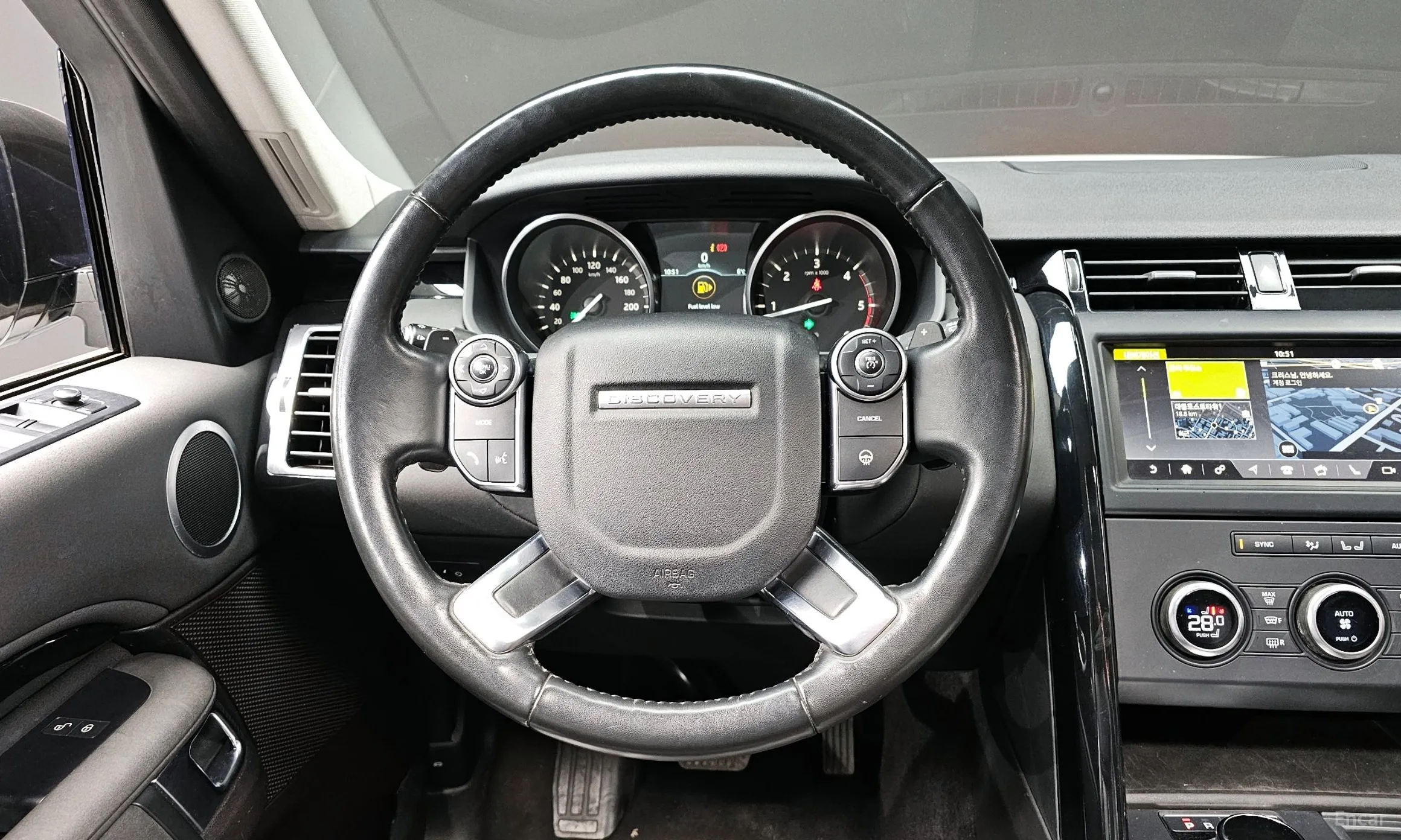 Land Rover Discovery 5 превью 13