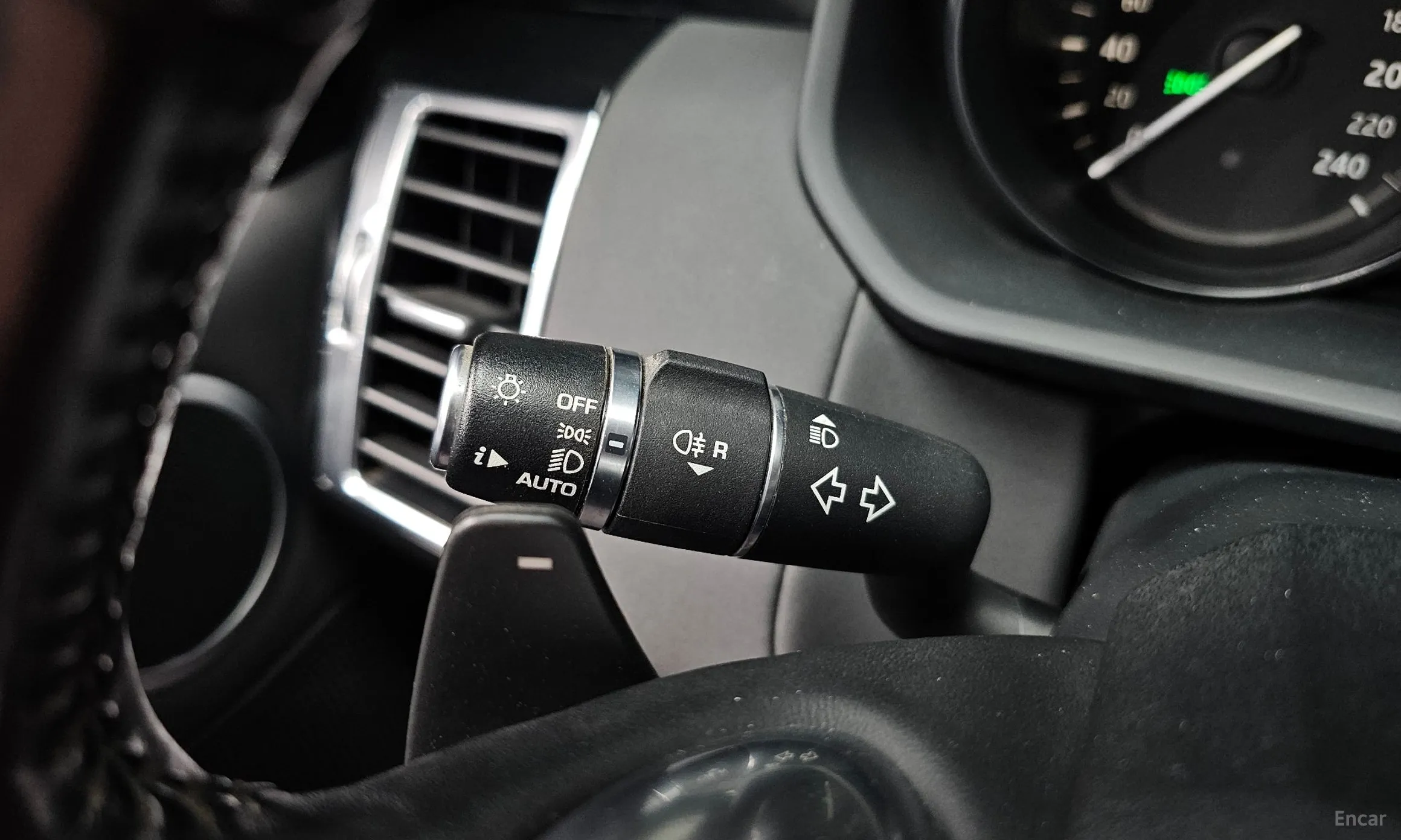 Land Rover Discovery 5 превью 16