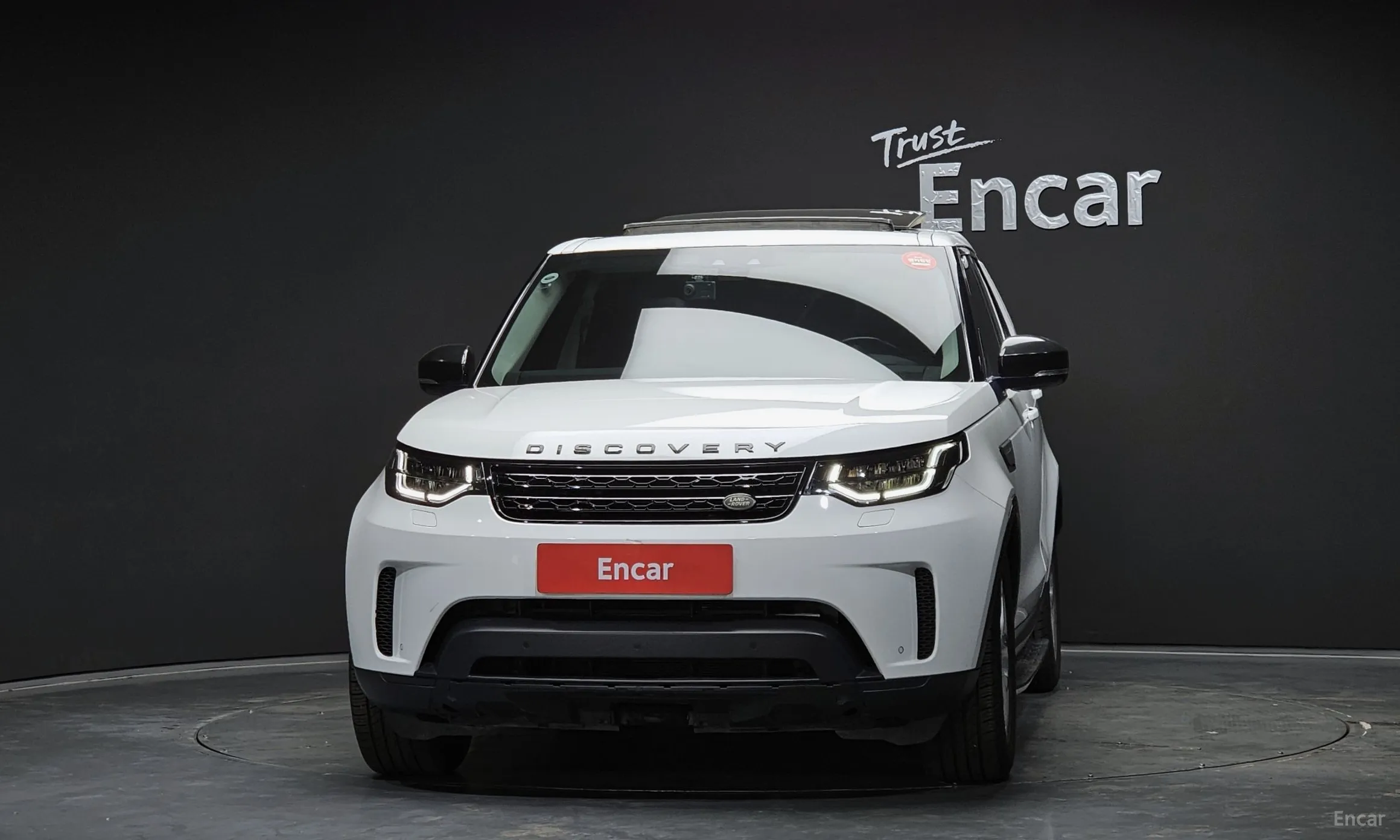 Land Rover Discovery 5 превью 3