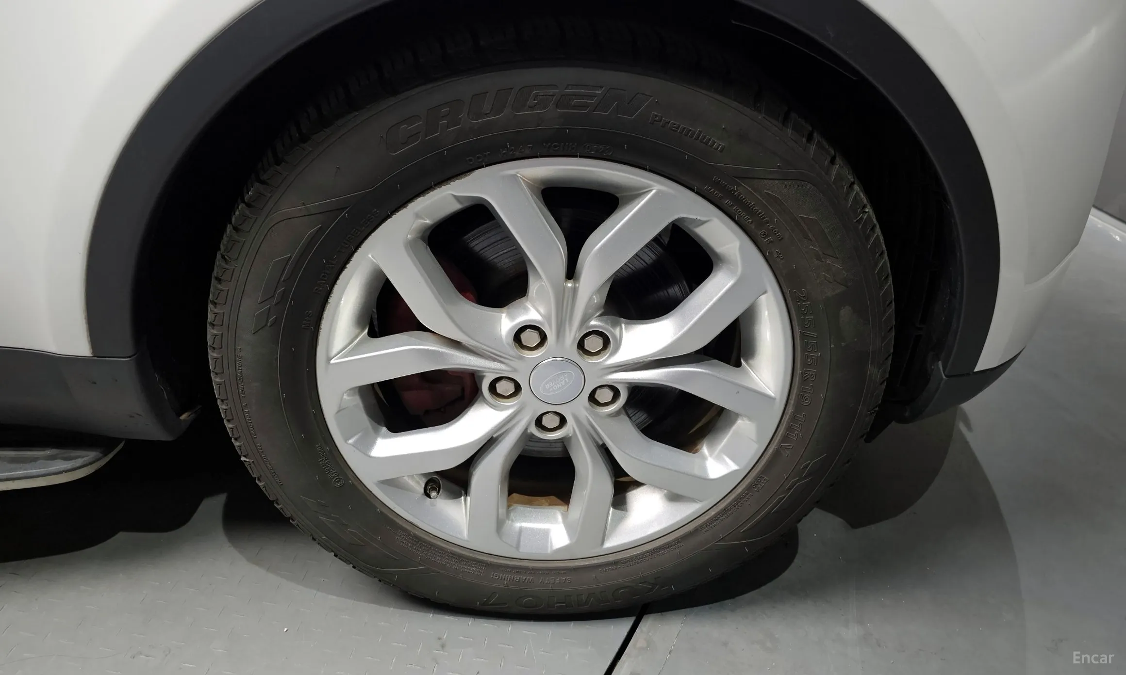 Land Rover Discovery 5 превью 5