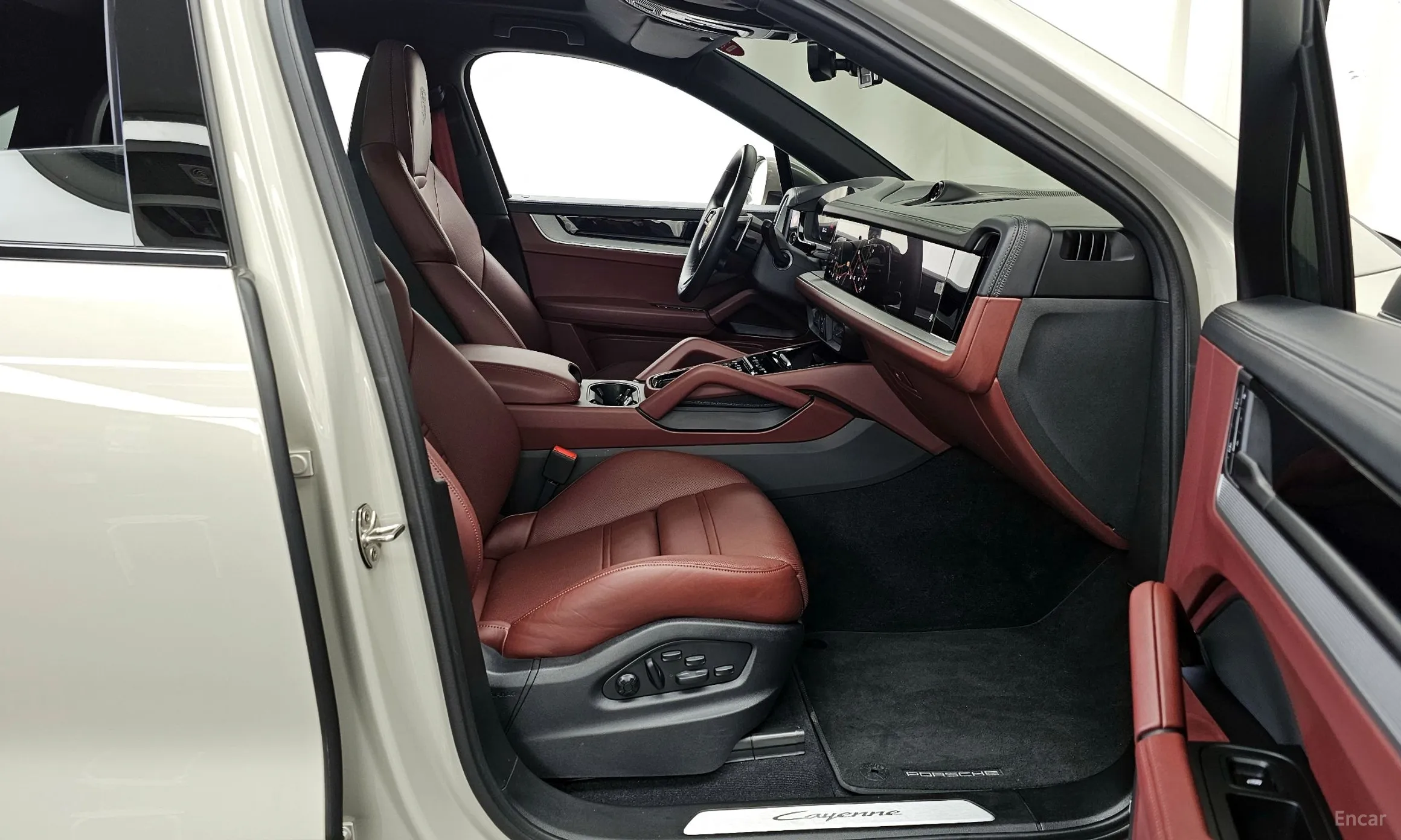 Porsche Cayenne (PO536) превью 11