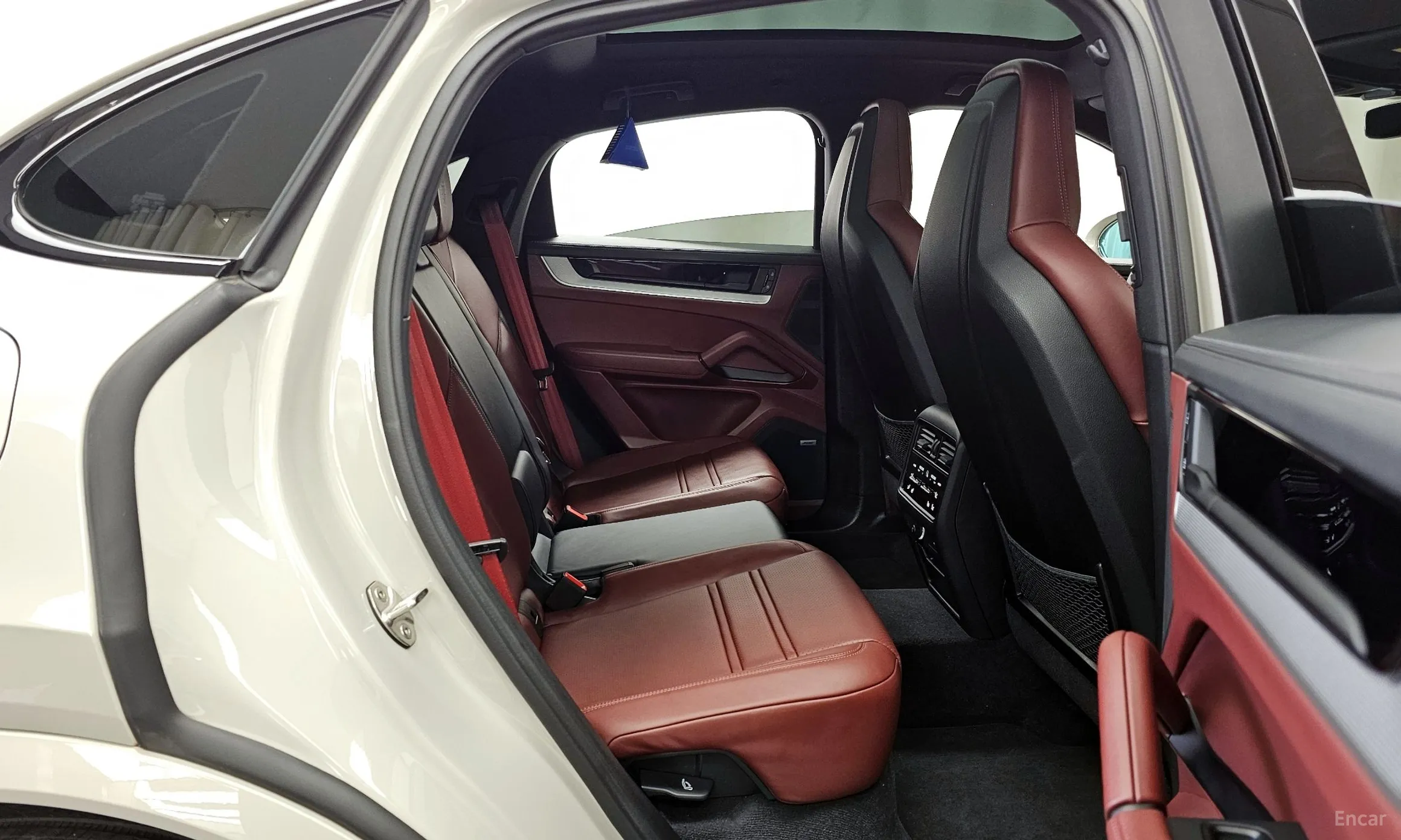 Porsche Cayenne (PO536) превью 12