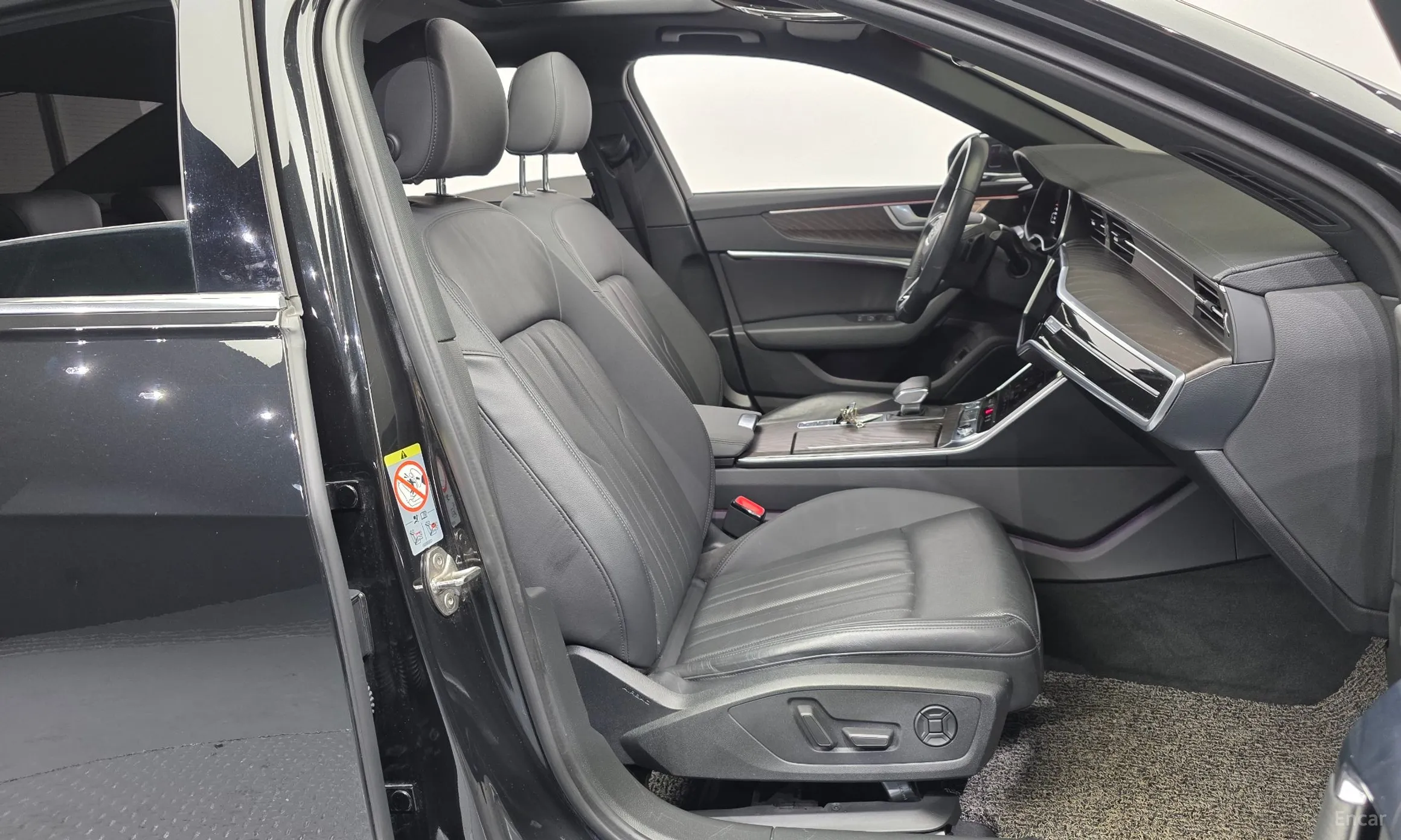Audi A6 (C8) превью 11