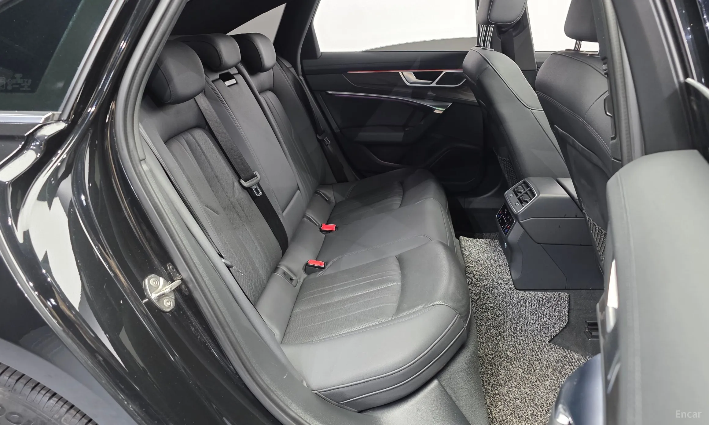 Audi A6 (C8) превью 12