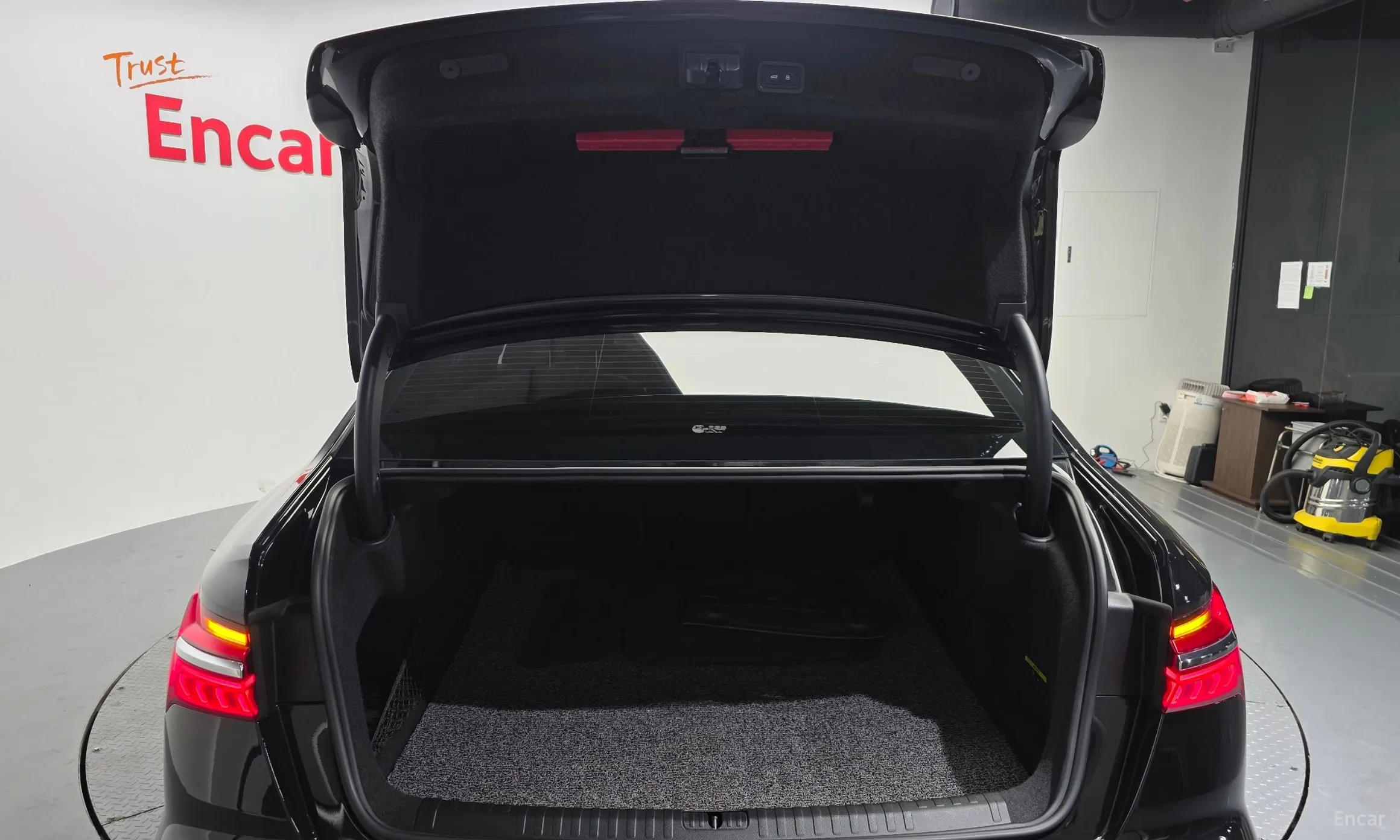Audi A6 (C8) превью 20