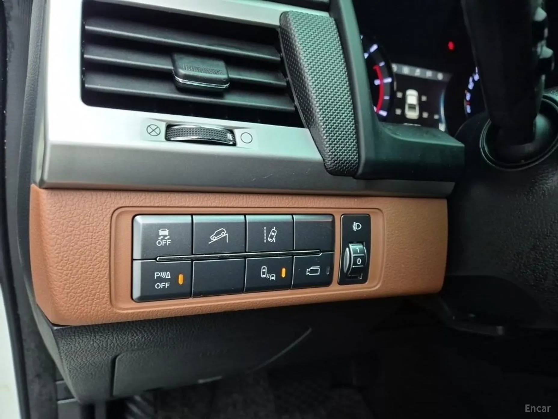 KG Mobility (SsangYong) Rexton Sports превью 16