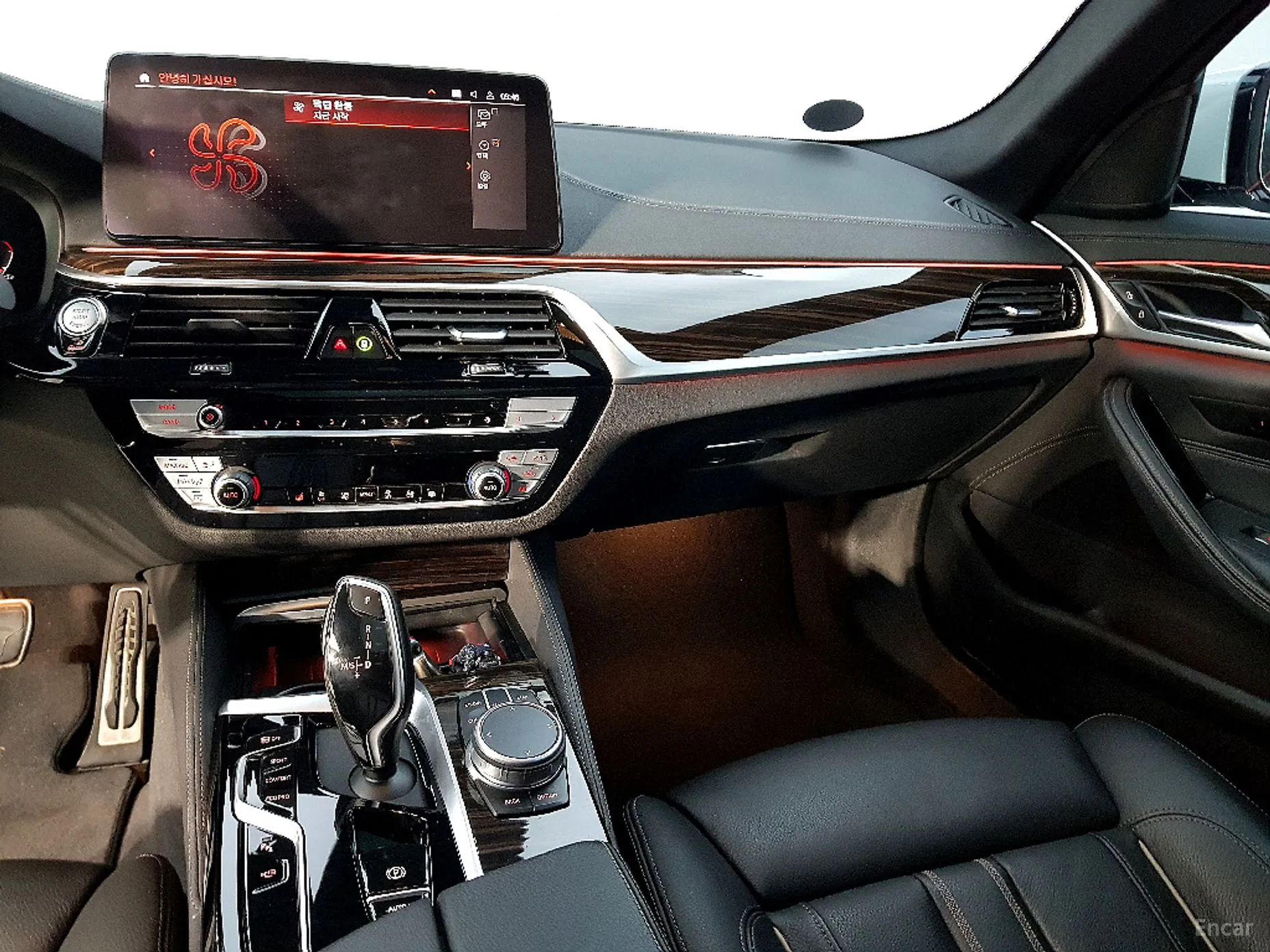 BMW 5 Series (G30) превью 10