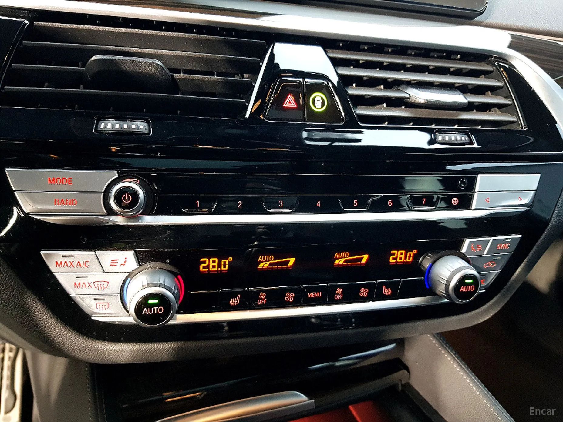 BMW 5 Series (G30) превью 11