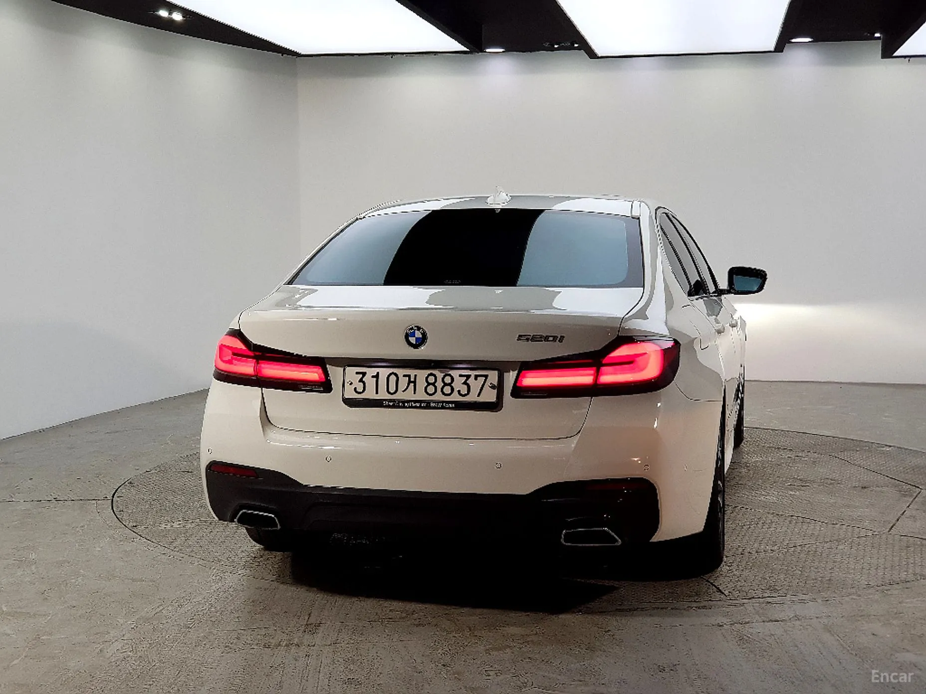 BMW 5 Series (G30) превью 3
