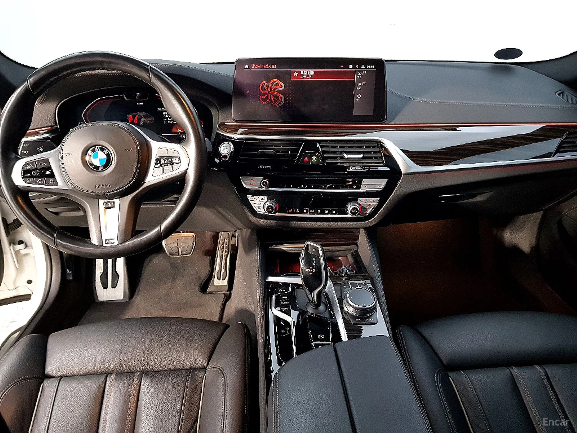 BMW 5 Series (G30) превью 5