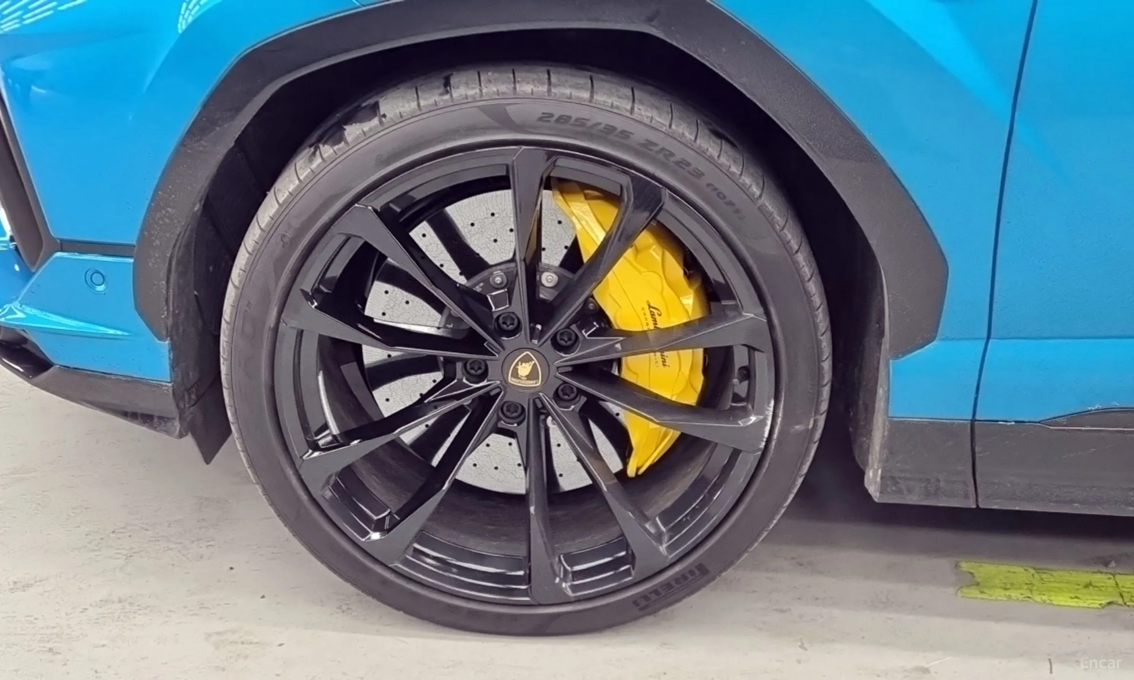 Lamborghini Urus превью 5