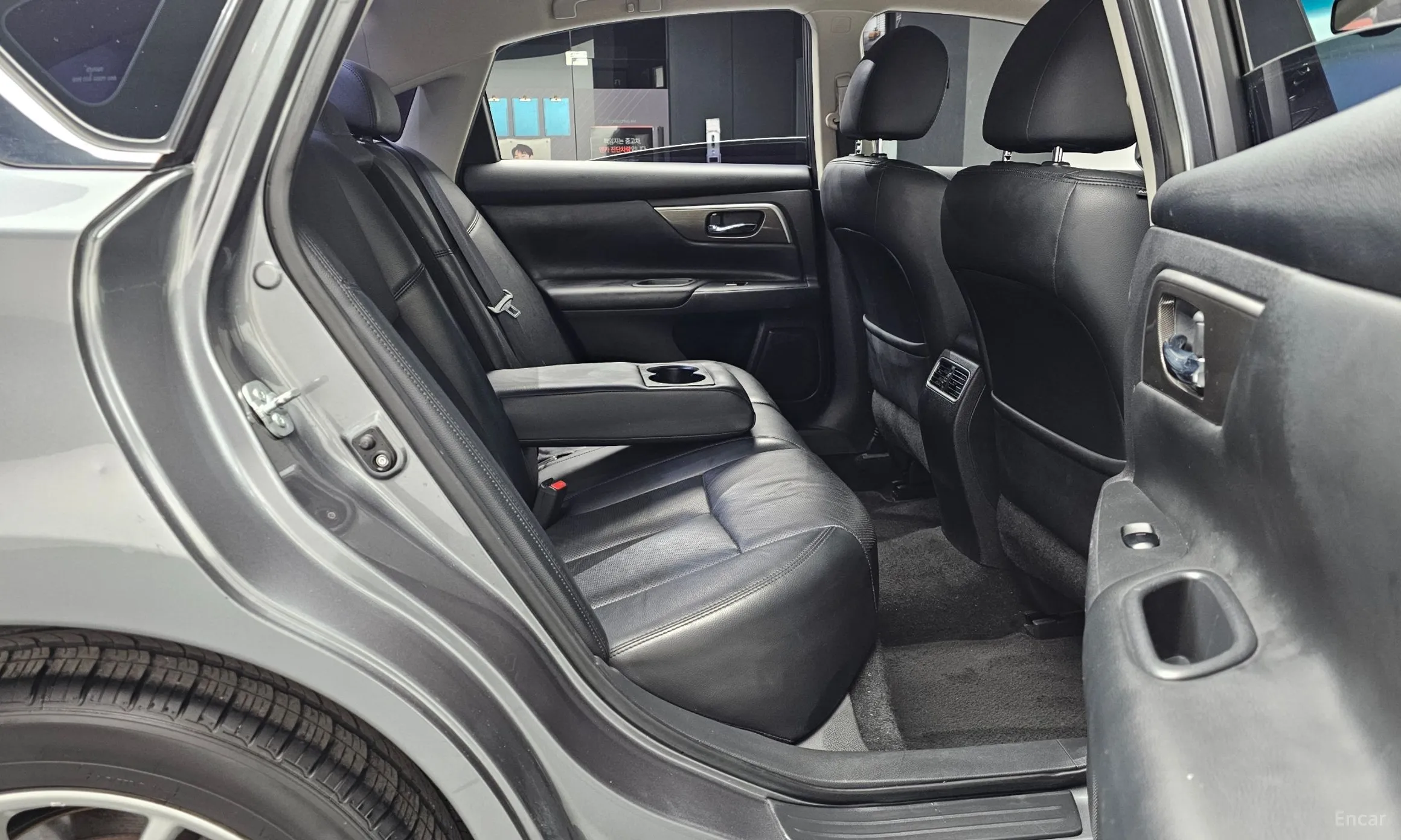 Nissan Altima превью 12