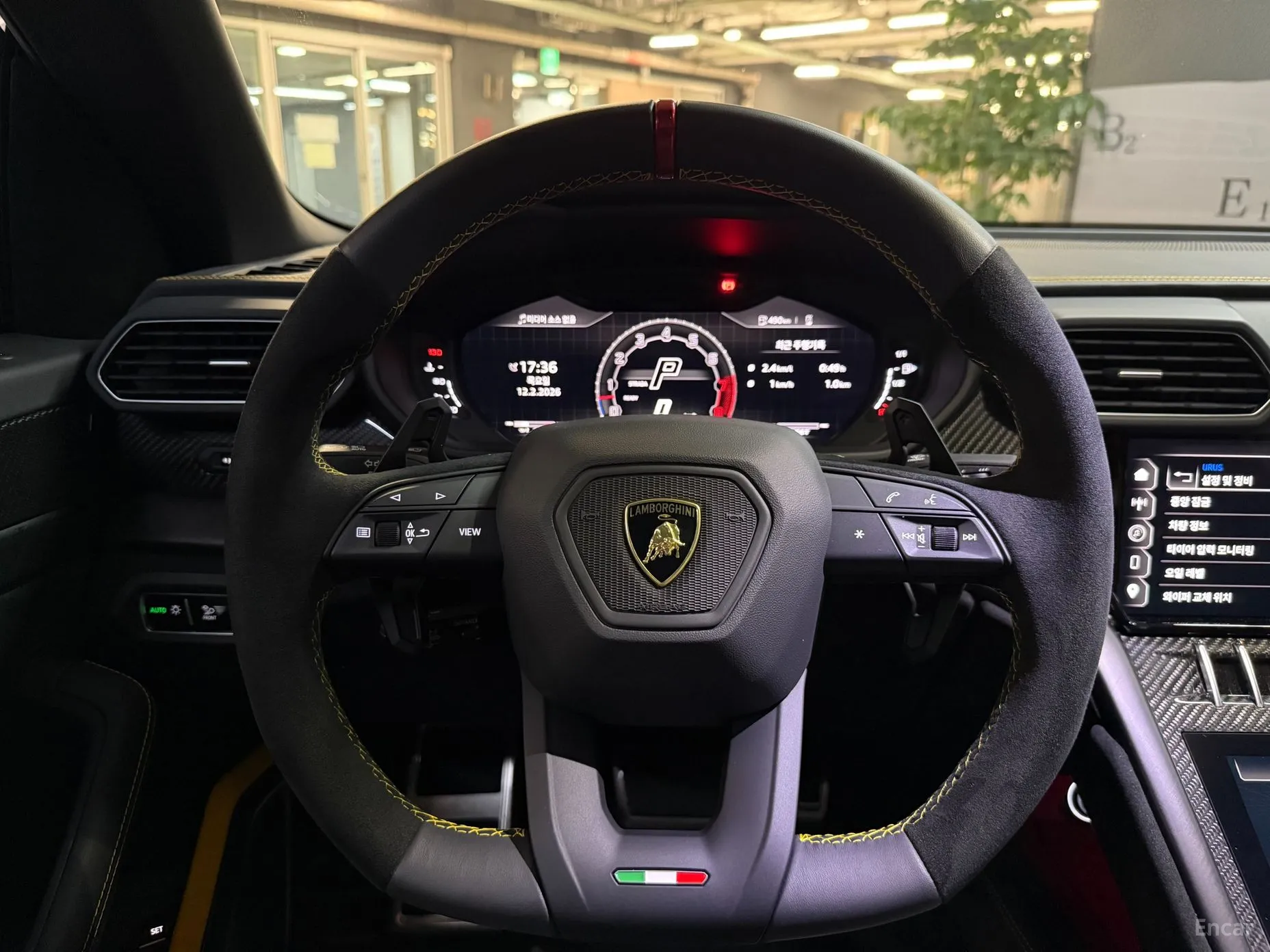 Lamborghini Urus превью 13