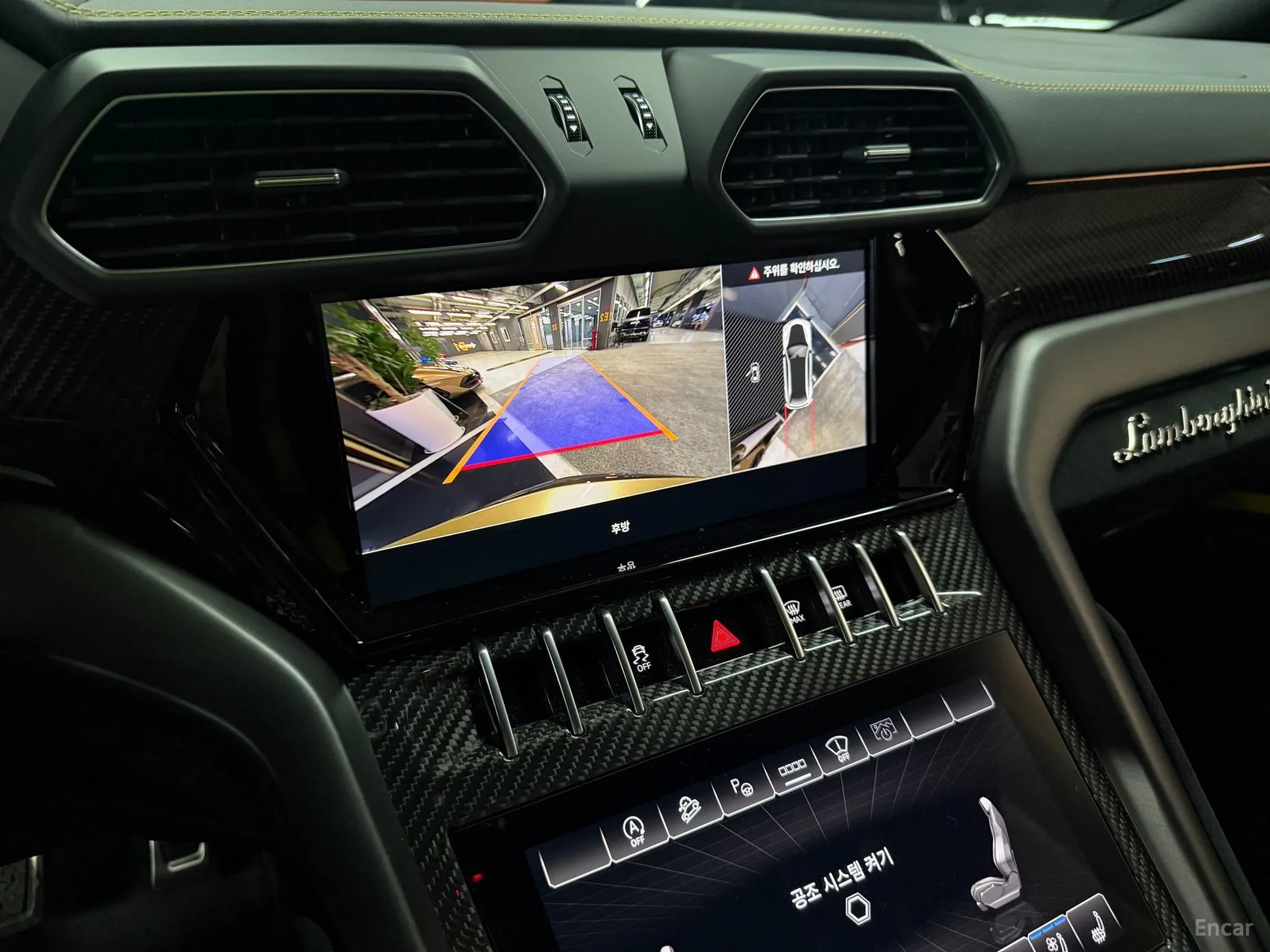 Lamborghini Urus превью 15