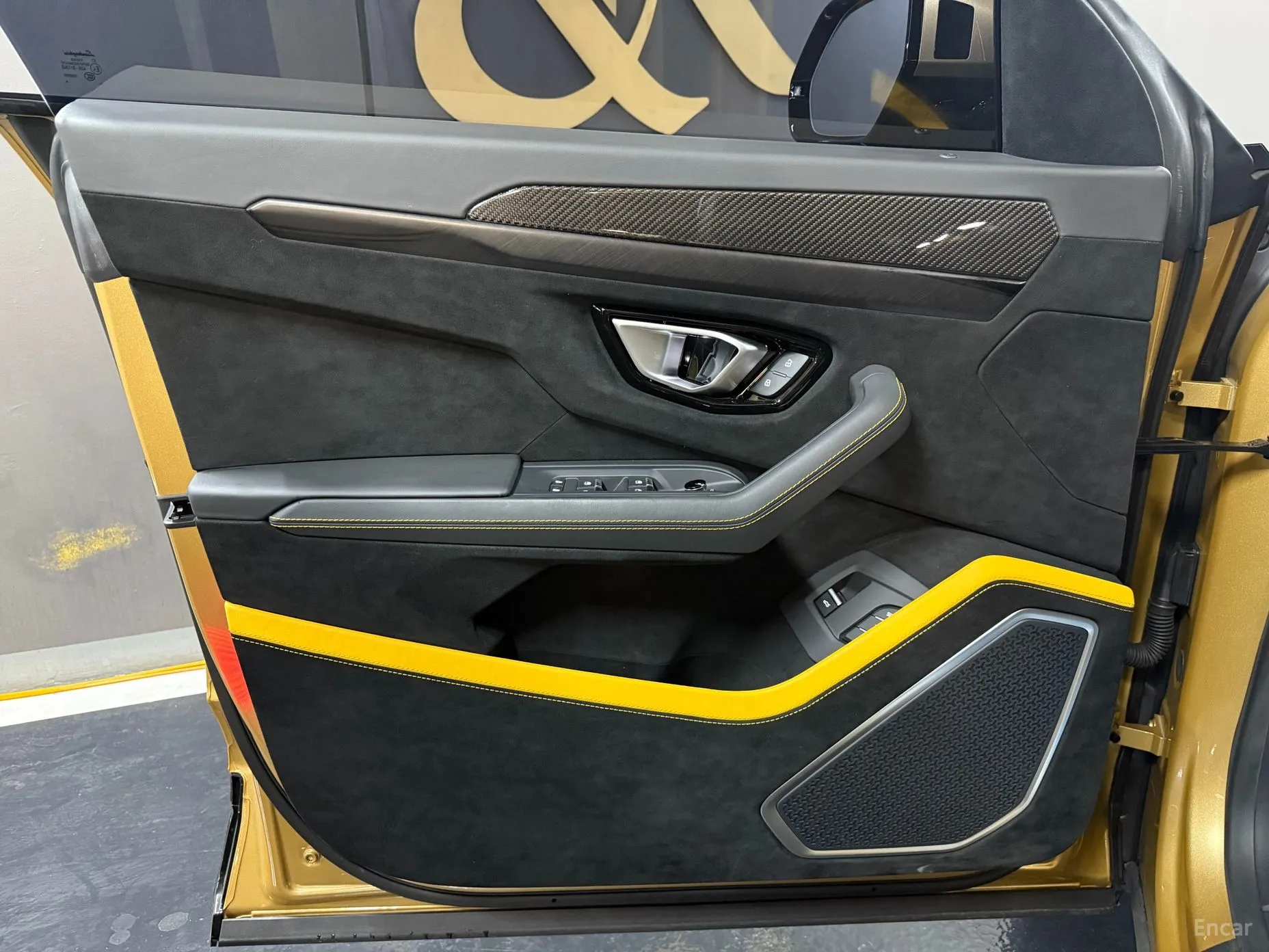 Lamborghini Urus превью 18