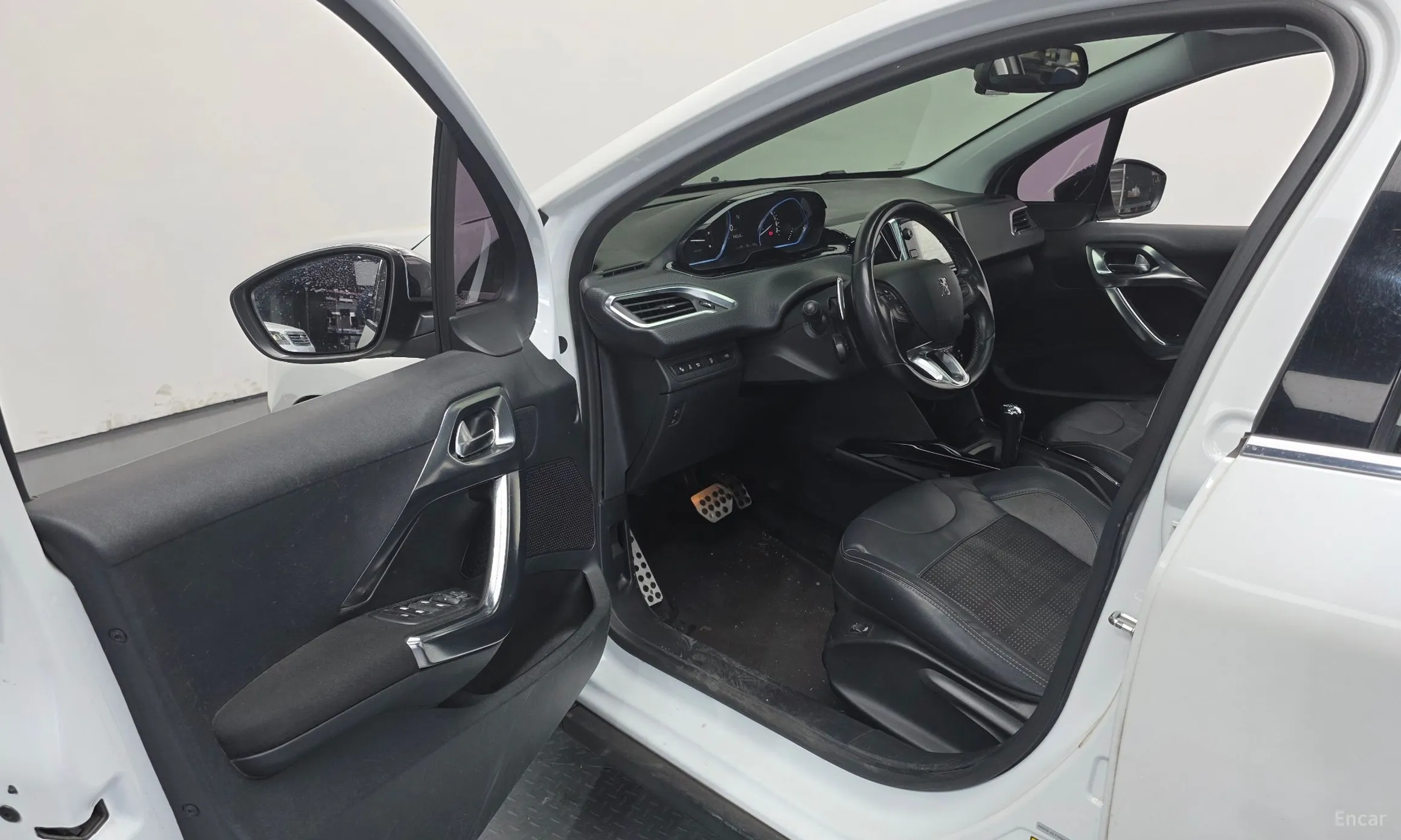 Peugeot 2008. превью 11