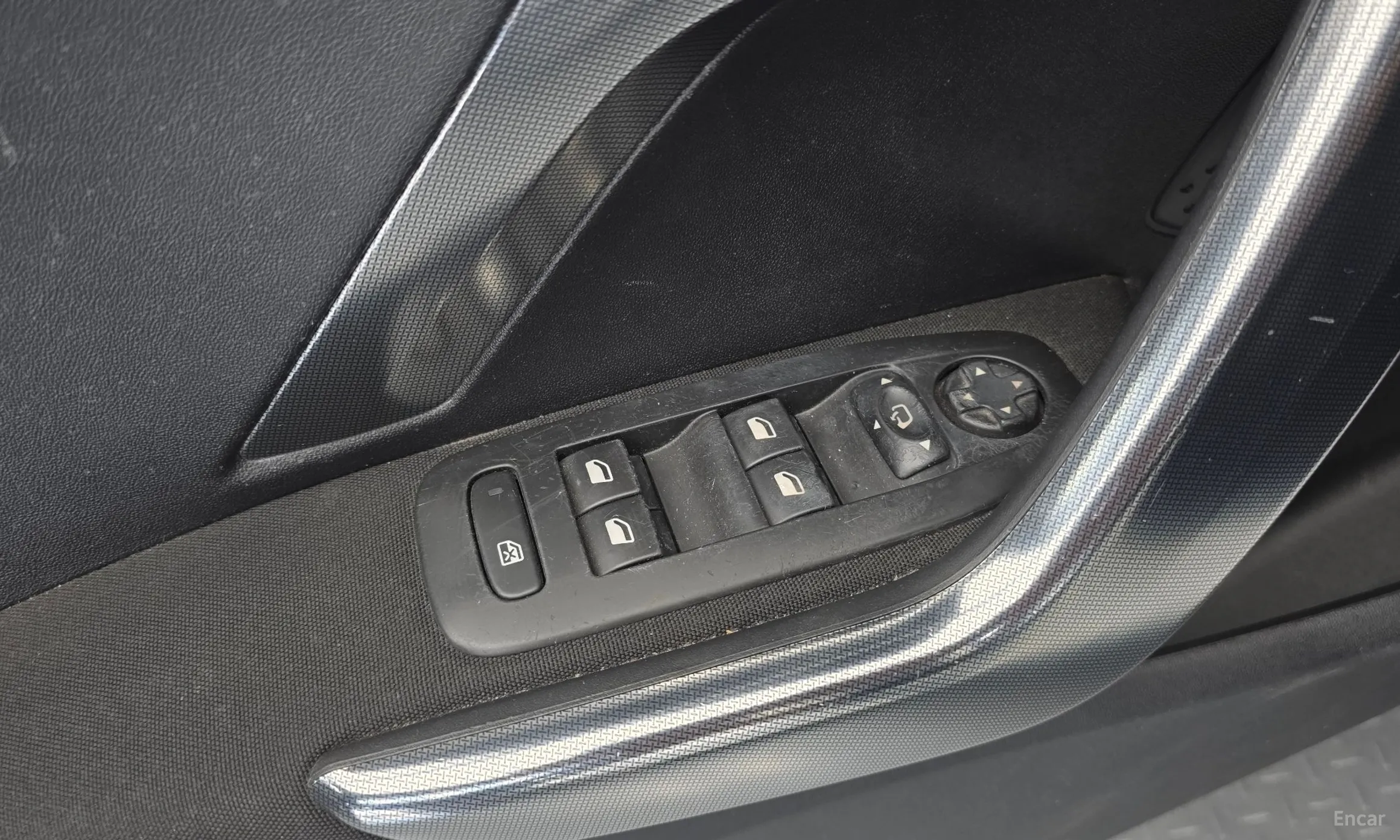 Peugeot 2008. превью 18