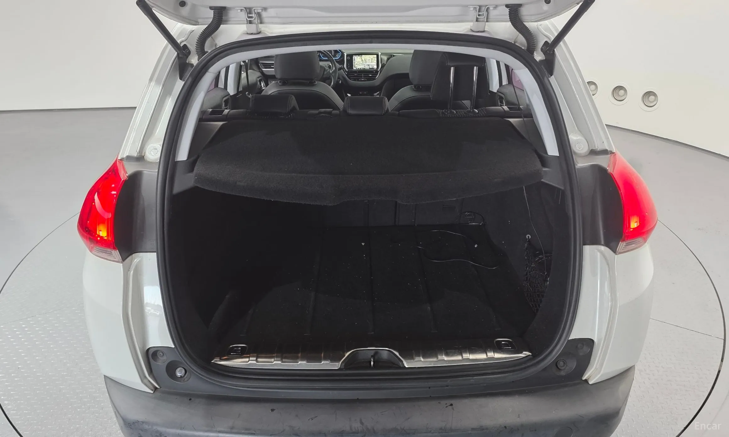 Peugeot 2008. превью 20