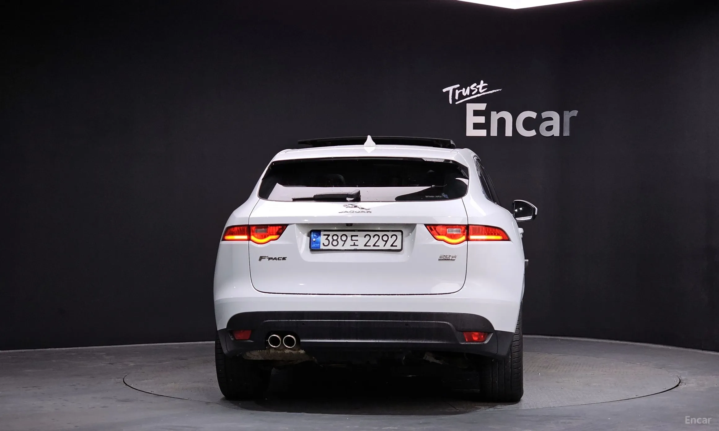 Jaguar F-PACE превью 4