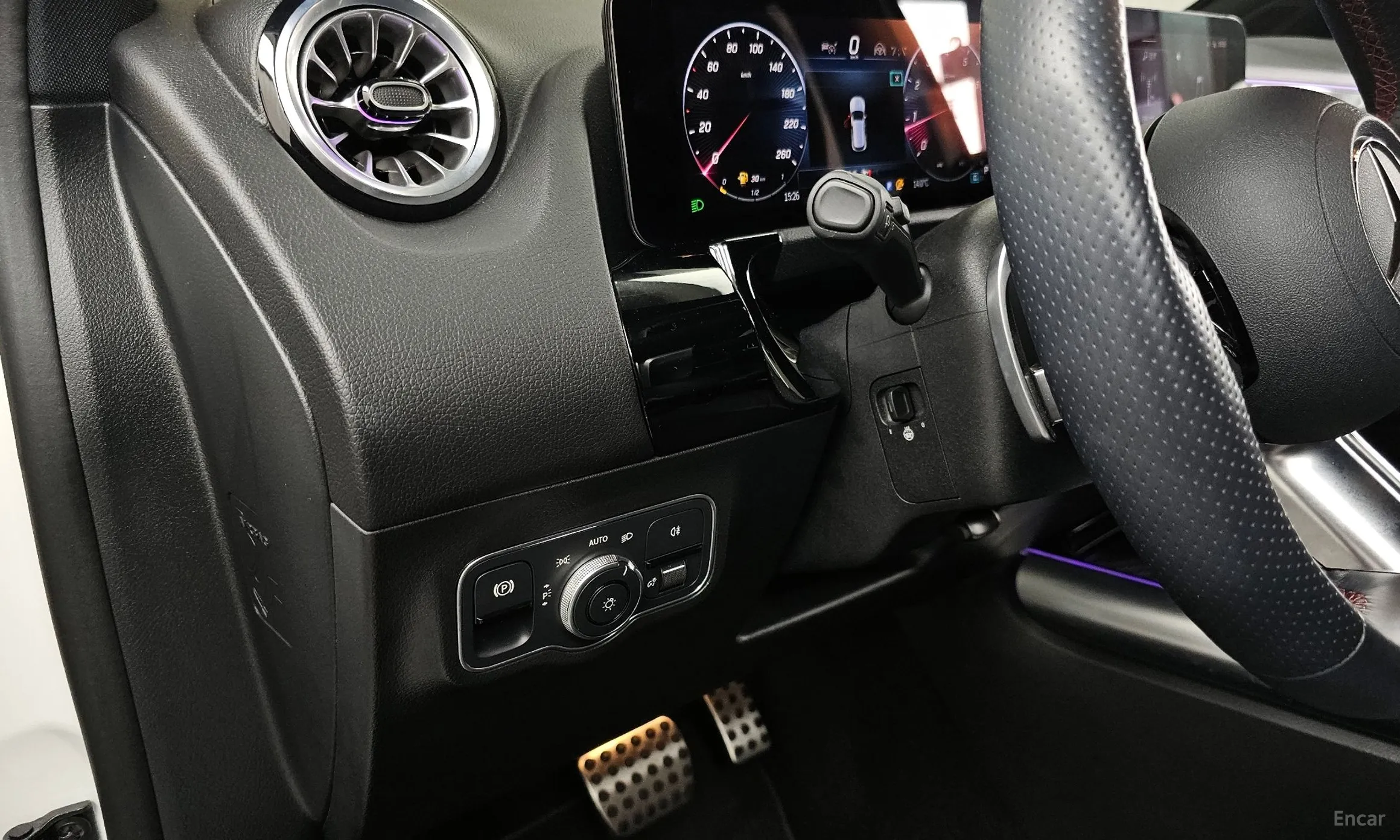 Mercedes Benz GLA-Class H247 превью 19