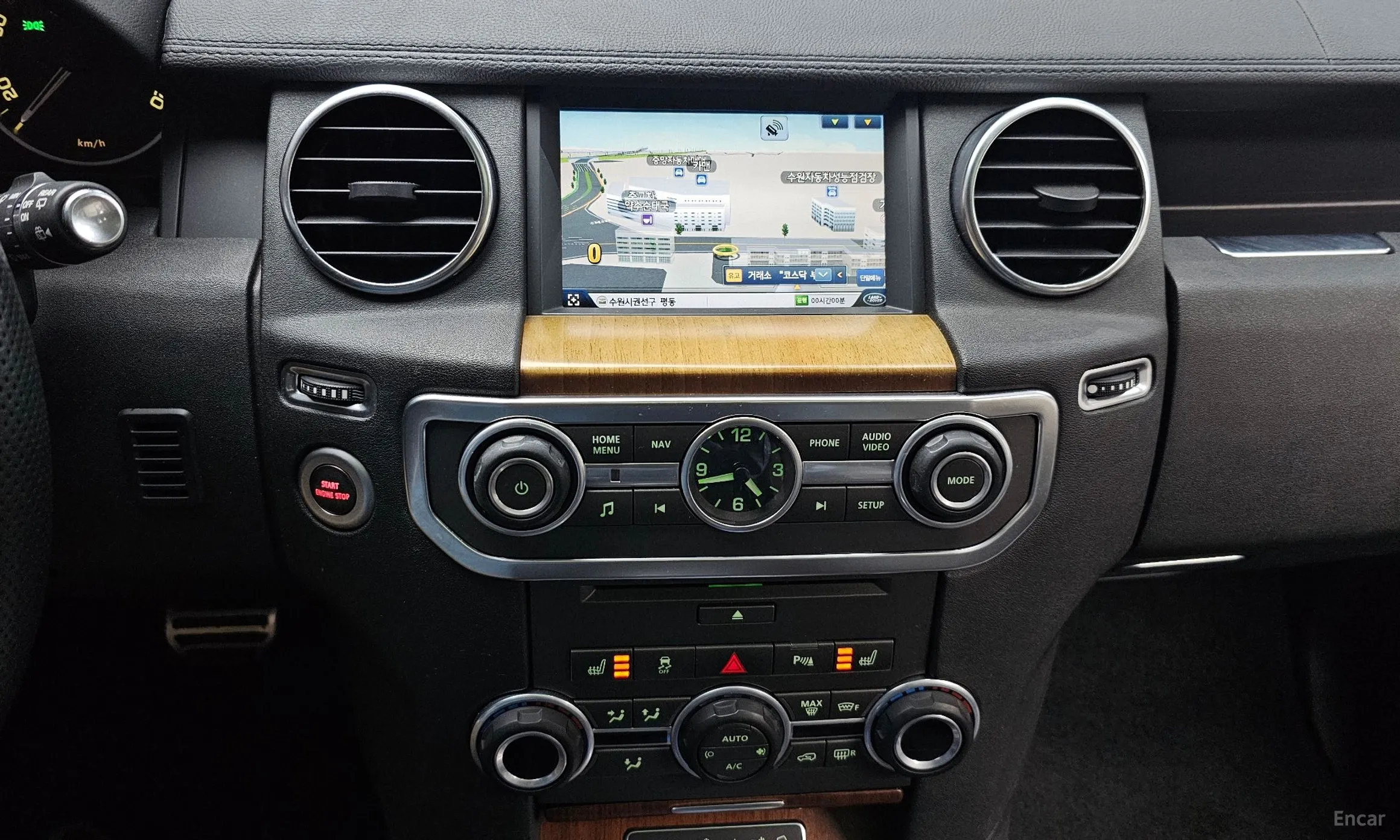 Land Rover Discovery 4 превью 14