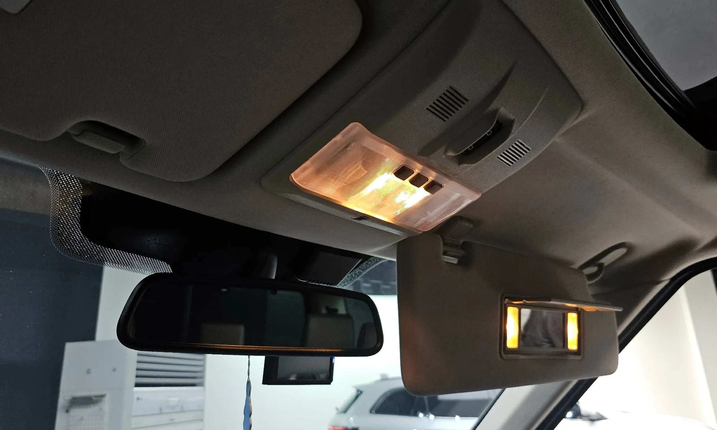 Land Rover Discovery 4 превью 17