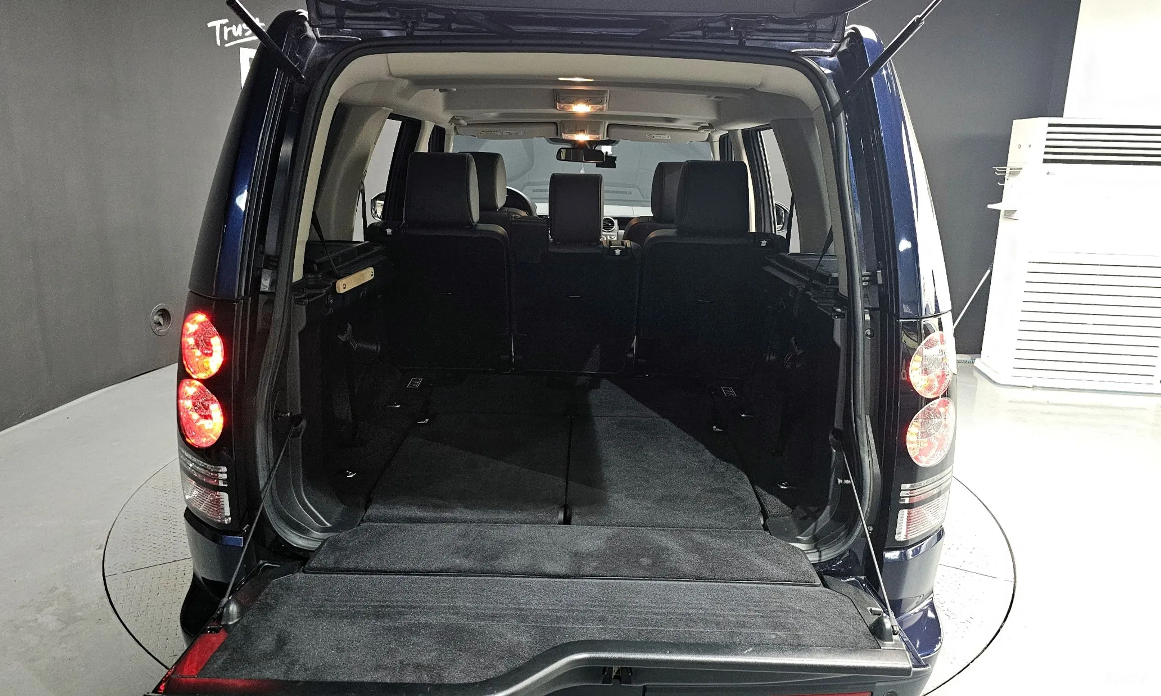 Land Rover Discovery 4 превью 20