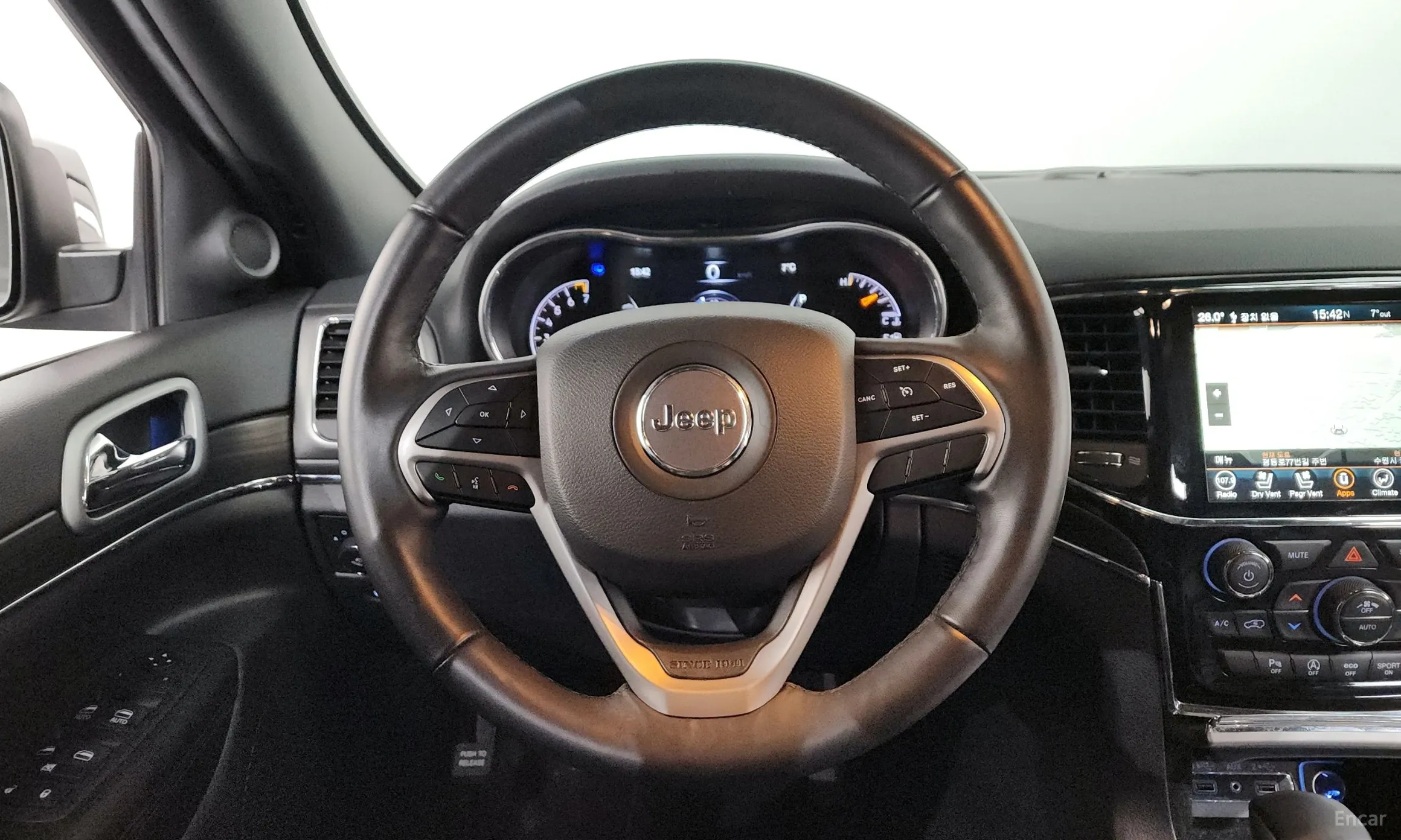 Jeep Grand Cherokee превью 13