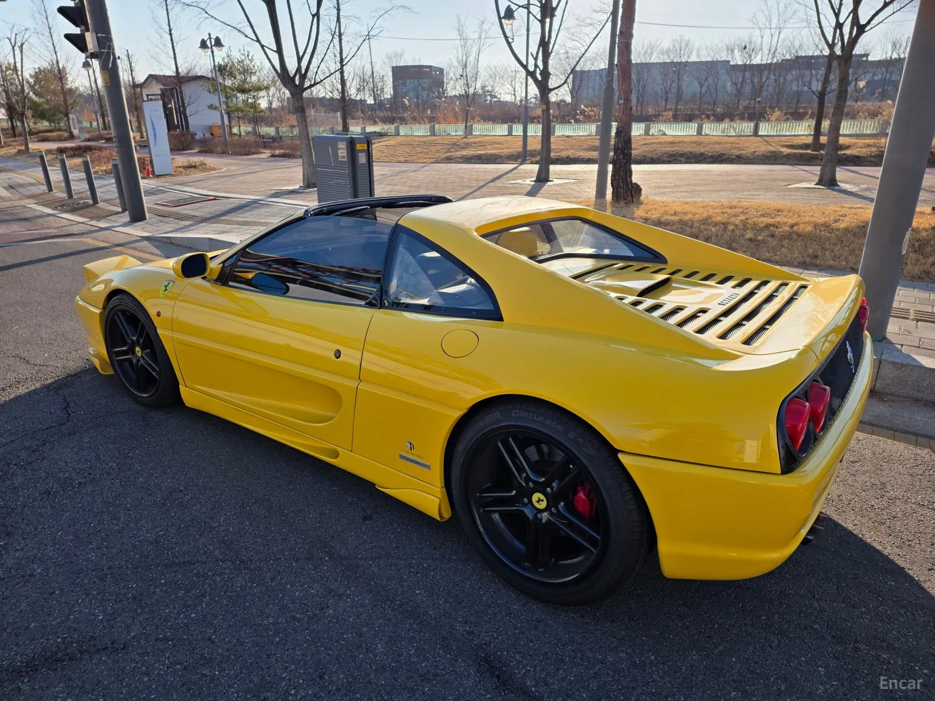 Ferrari F355 превью 15