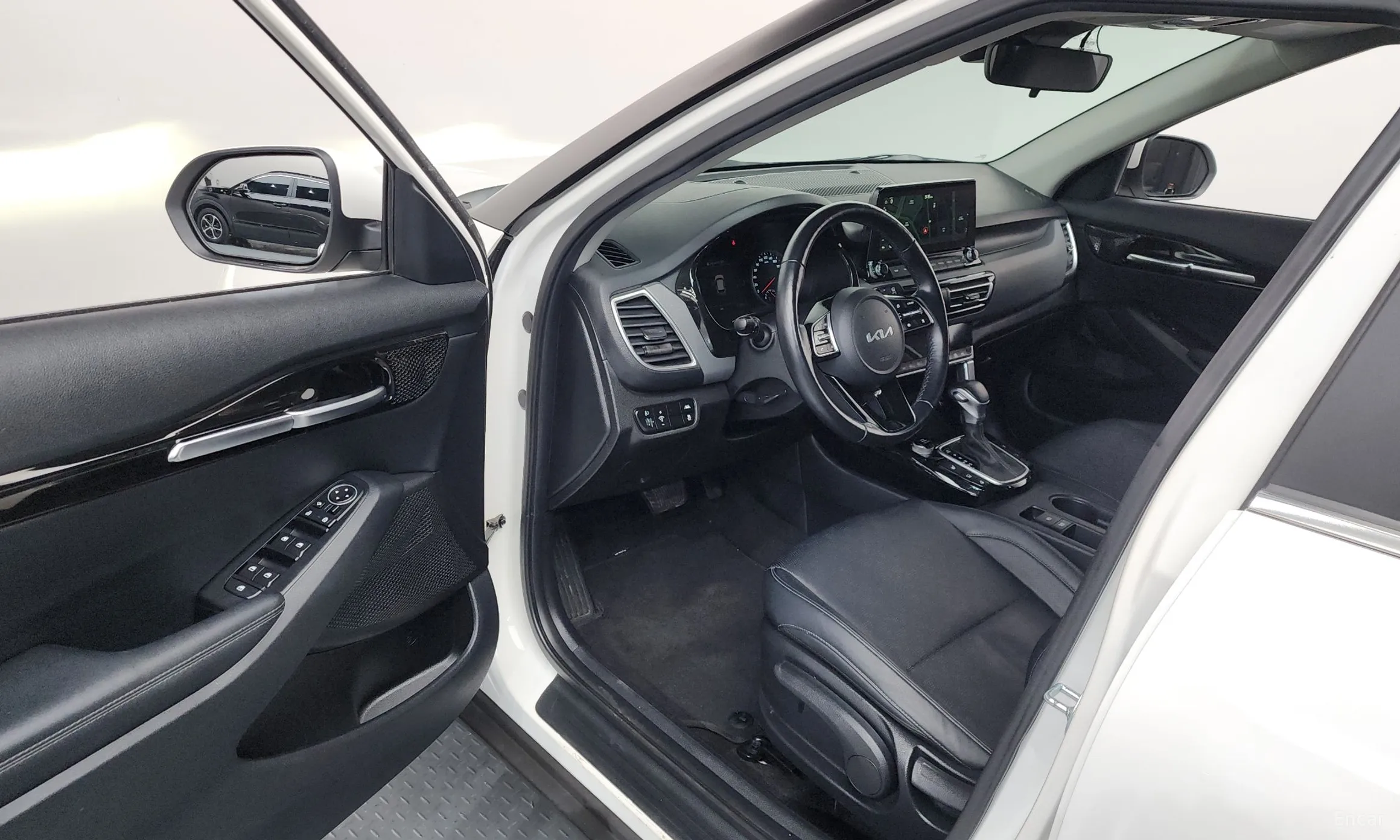 Kia Seltos превью 10